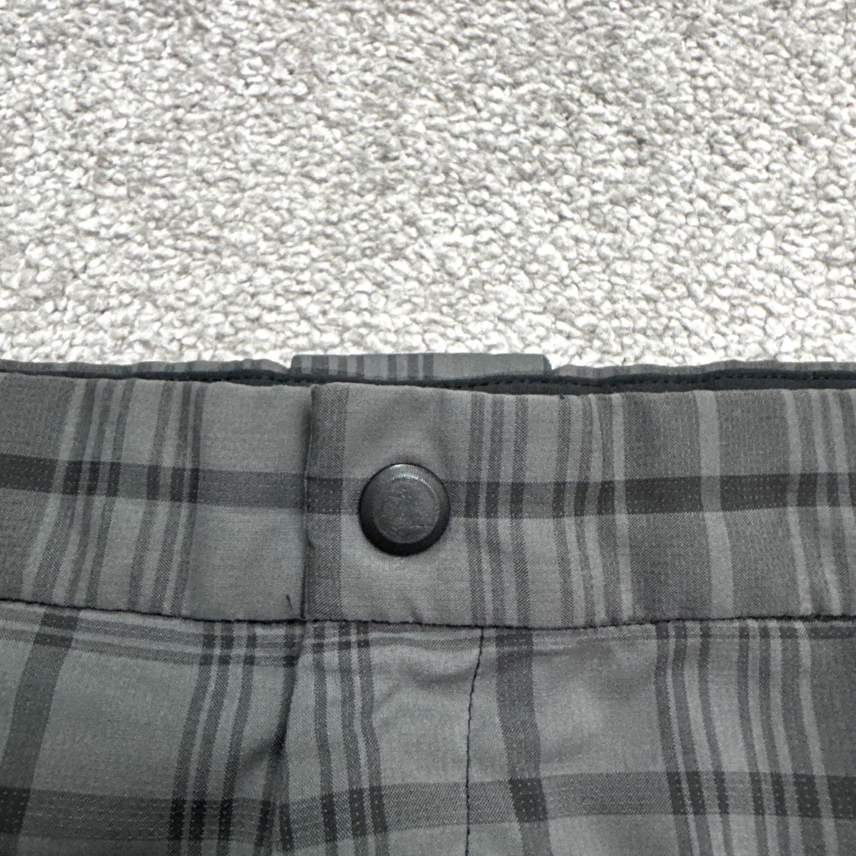 Nike Nike Golf Performance Dri-Fit Plaid Chino Shorts Mens 38 Gray Black Snap Button Wrap Pocket Regular Front Flat Front 12in Inseam Casual Sports Size US 38 / EU 54 - 4 Thumbnail