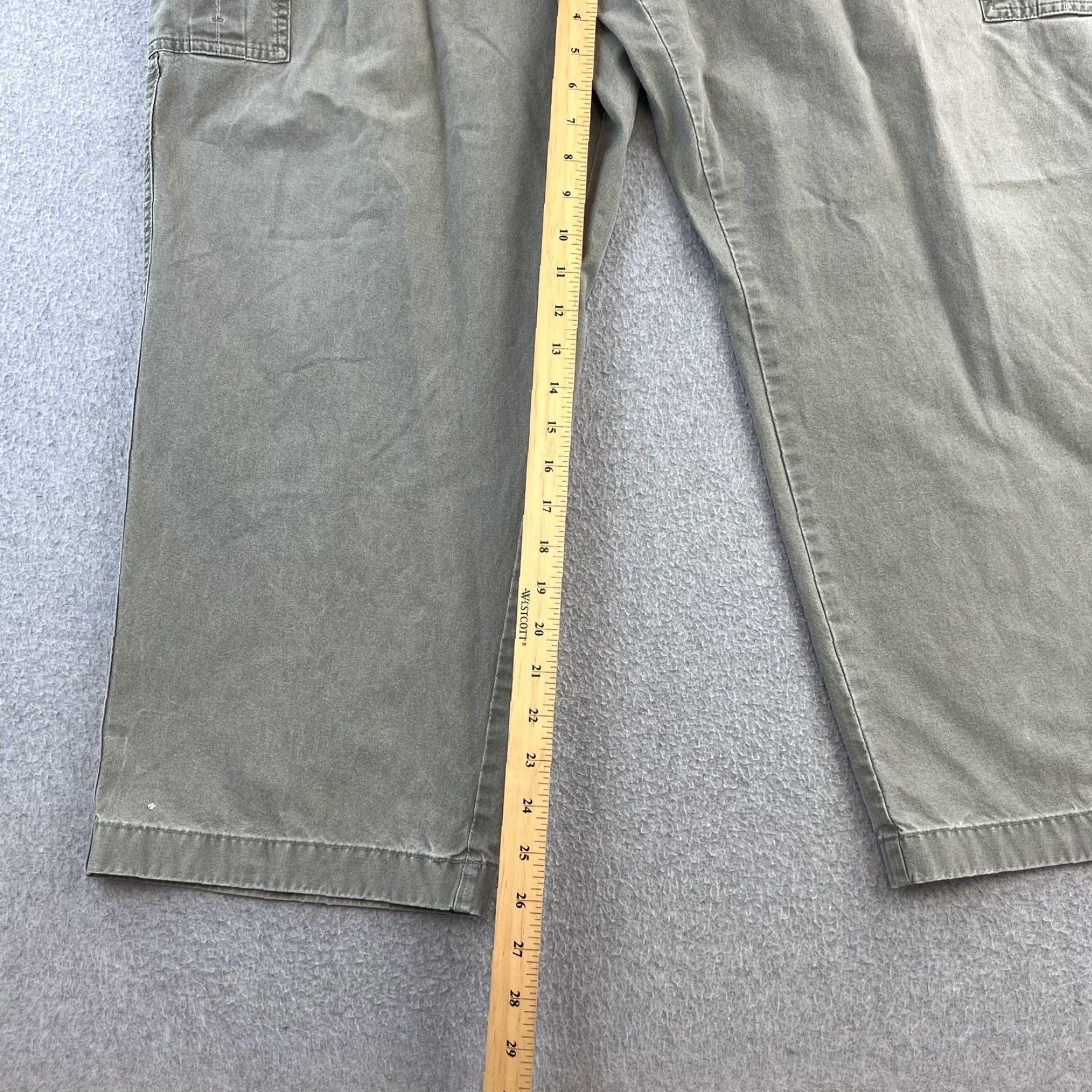 Vintage LL Bean Cargo Pants Mens 44 Green Comfort Waist Relaxed Fit Pockets Outdoors Size US 44 / EU 60 - 3 Thumbnail