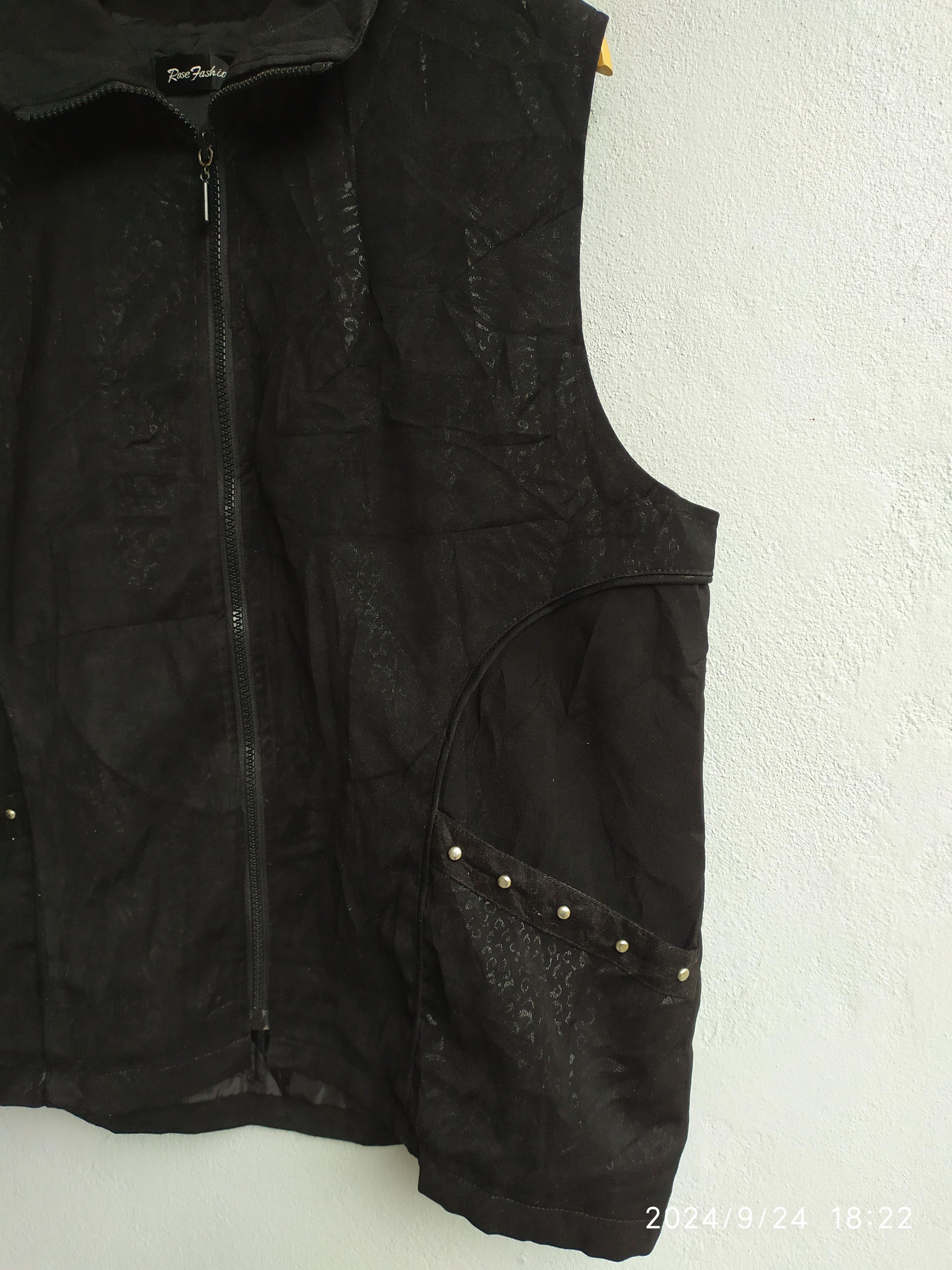 20471120 × If Six Was Nine × Japanese Brand Rose Fashion black Vest jacket Size US L / EU 52-54 / 3 - 8 Thumbnail