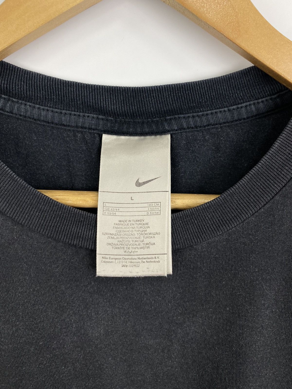 Nike 🇺🇸 Vintage 90s Nike Center Swoosh Logo T-Shirt Rare Retro Y2K Size US L / EU 52-54 / 3 - 5 Thumbnail