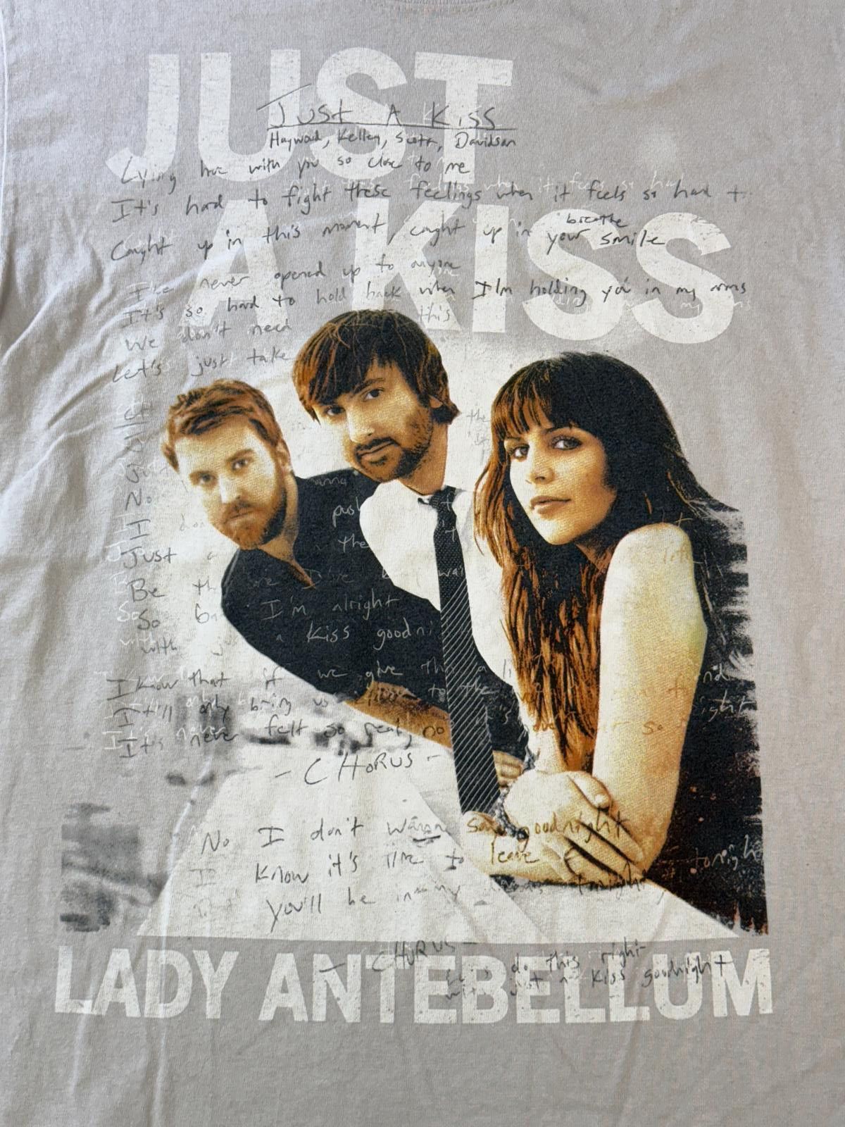 Gildan Just A Kiss Lady Antebellum T-shirt Band Members 2011 Tee Size US S / EU 44-46 / 1 - 3 Thumbnail