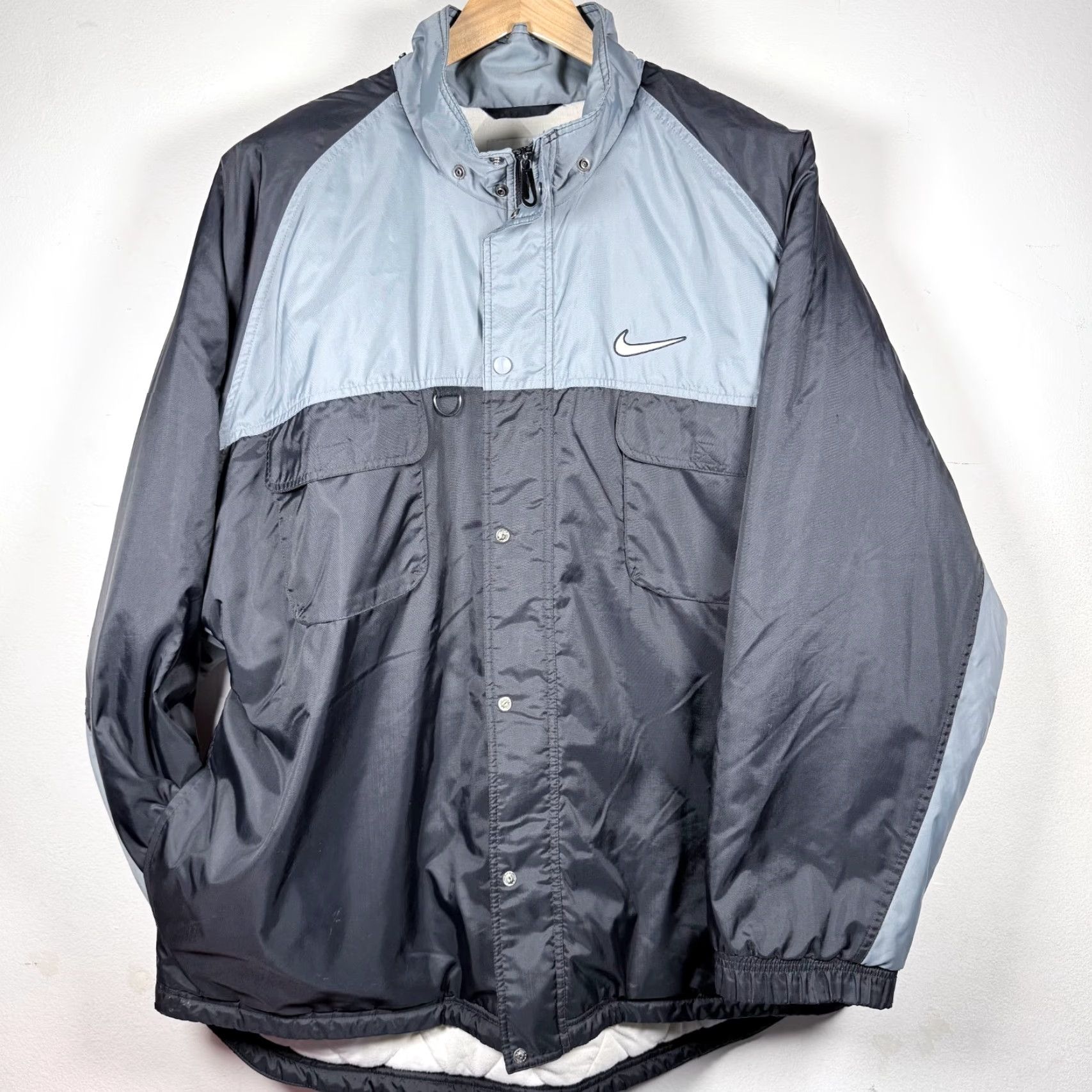 Nike VINTAGE Nike Puffer Jacket Gray Blue Spellout Logo Full Zip Coat Men 2XL 90s Logo Casual Travel Outdoors Mens Size US XXL / EU 58 / 5 - 3 Thumbnail