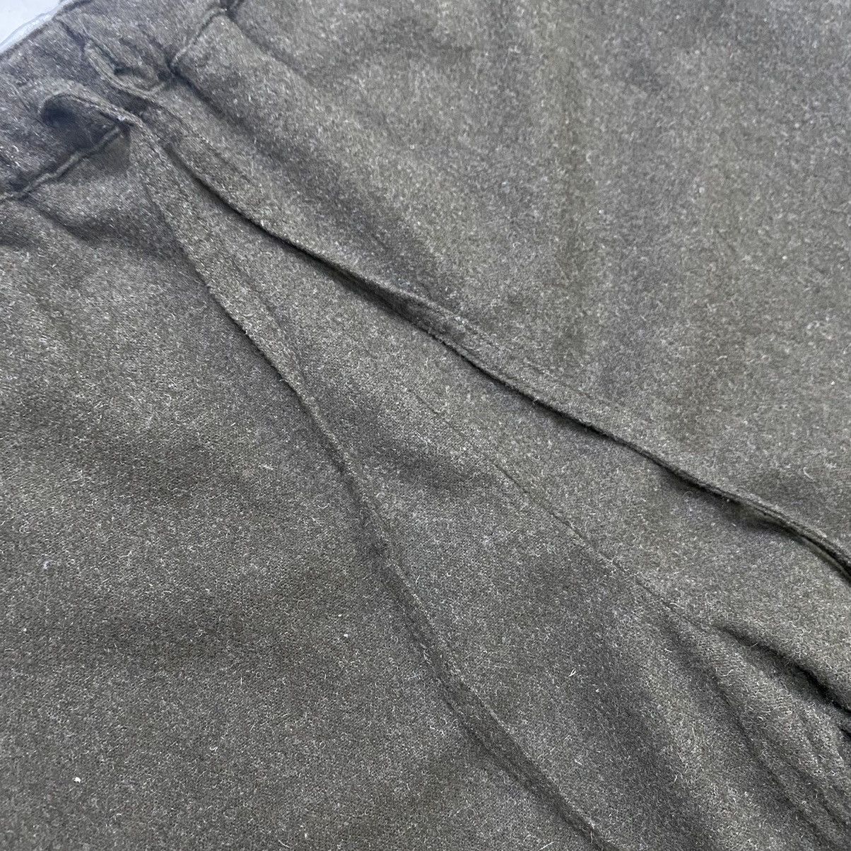 JW Anderson × Uniqlo Jw Anderson X Uniqlo loose fit trousers Size 28" / US 6 / IT 42 - 12 Thumbnail