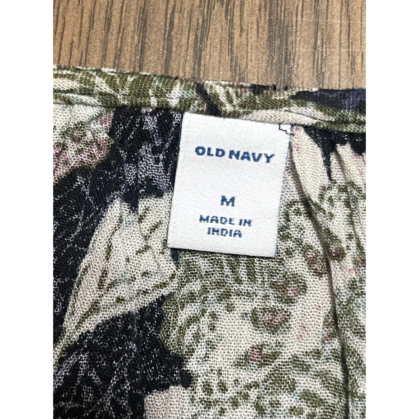 Old Navy Old Navy Shirt Women's M Black Pink Green Floral V-neck T-Shirt Casual Shirts Colorful 90s? No, ignore 90s. Size M / US 6-8 / IT 42-44 - 7 Thumbnail