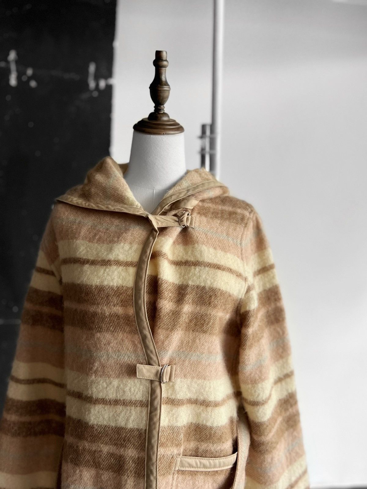 Designer Dixi Coat Wool Made in Finland Hooded Belted Coat Jacket Size M / US 6-8 / IT 42-44 - 2 Thumbnail