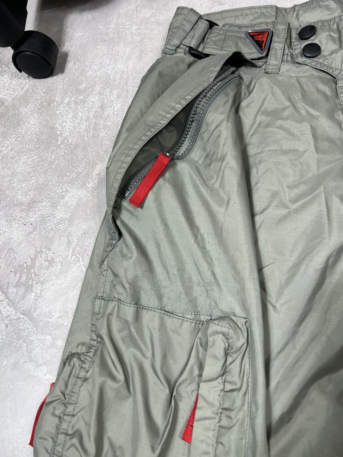Ecko Unltd. Vintage Ecko Undl Made in Korea Distressed Nylon Pants Size US 34 / EU 50 - 11 Thumbnail