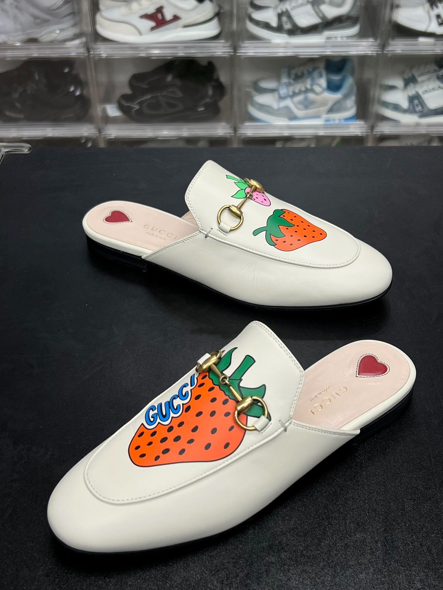 Gucci Gucci White Sandals us_7 Women Size US 7 / IT 37 - 1 Thumbnail