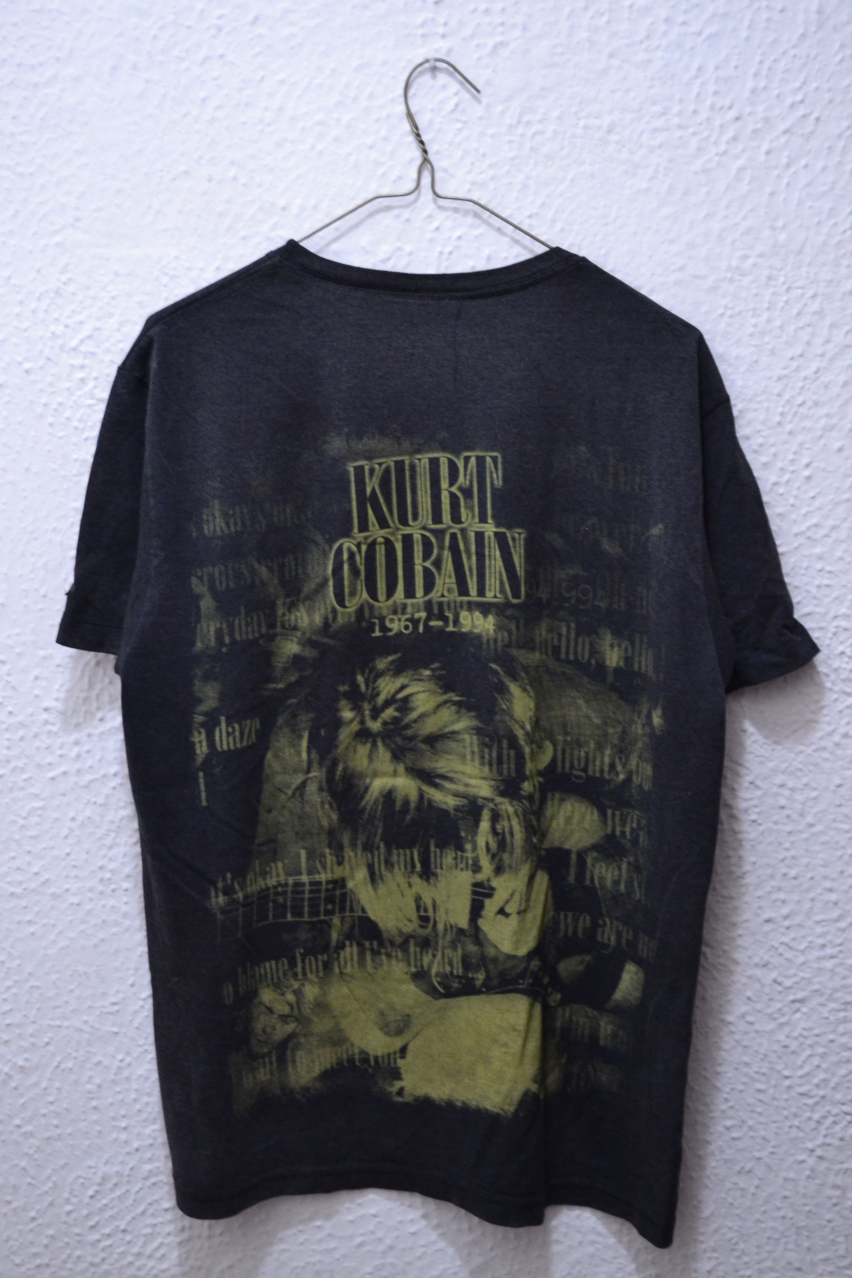 Other VINTAGE MEXICAN BOOTLEG KURT COBAIN TEE Size US L / EU 52-54 / 3 - 2 Thumbnail