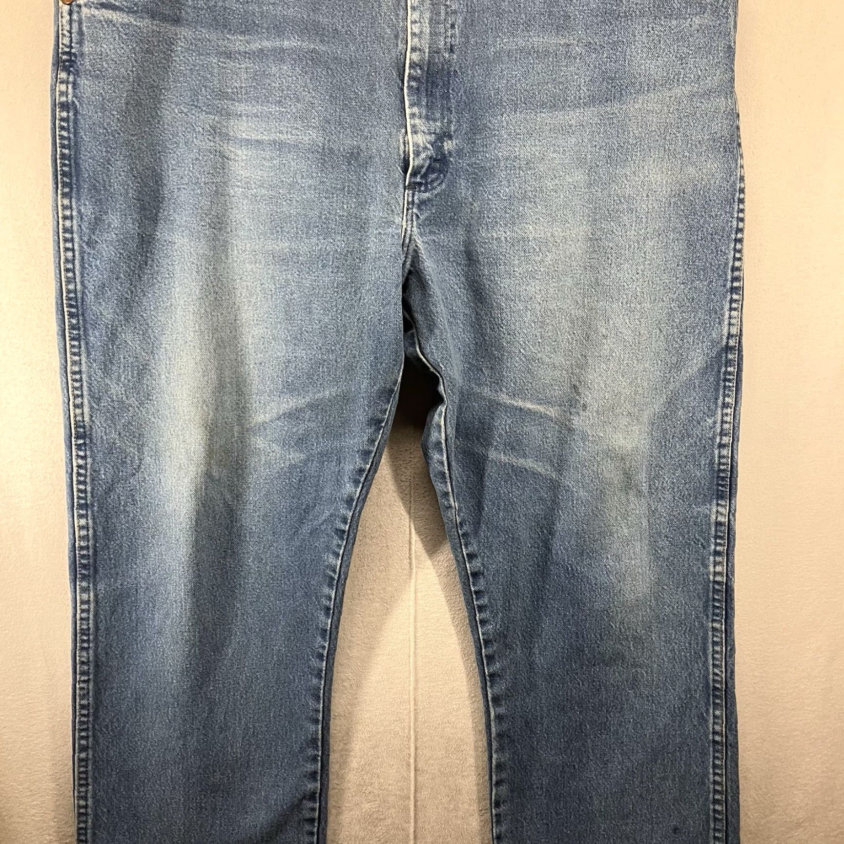 Wrangler VINTAGE Wrangler Jeans Cowboy Cut Mens 42x32 Blue 100% Cotton Straight 5-Pocket Medium Wash Size US 42 / EU 58 - 7 Thumbnail