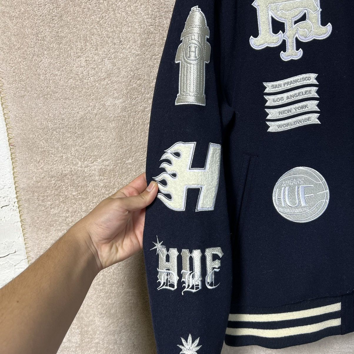 Huf HUF 20 Year Classic H Varsity Bomber Jacket Mens Medium Blue Size US M / EU 48-50 / 2 - 2 Thumbnail