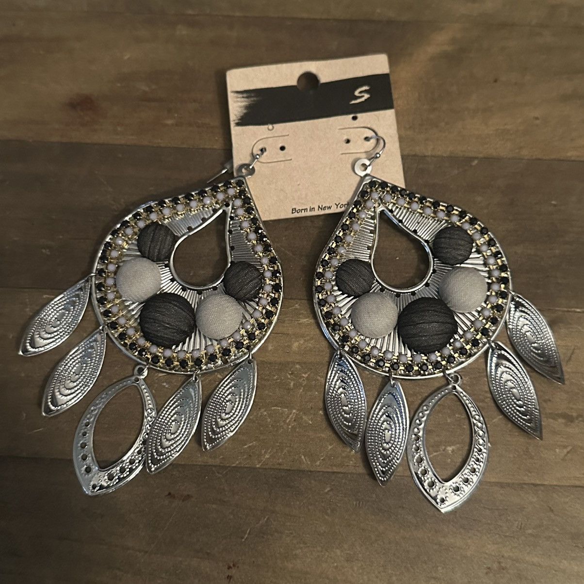 Other Large embellished teardrop dangle earrings Size ONE SIZE - 4 Thumbnail