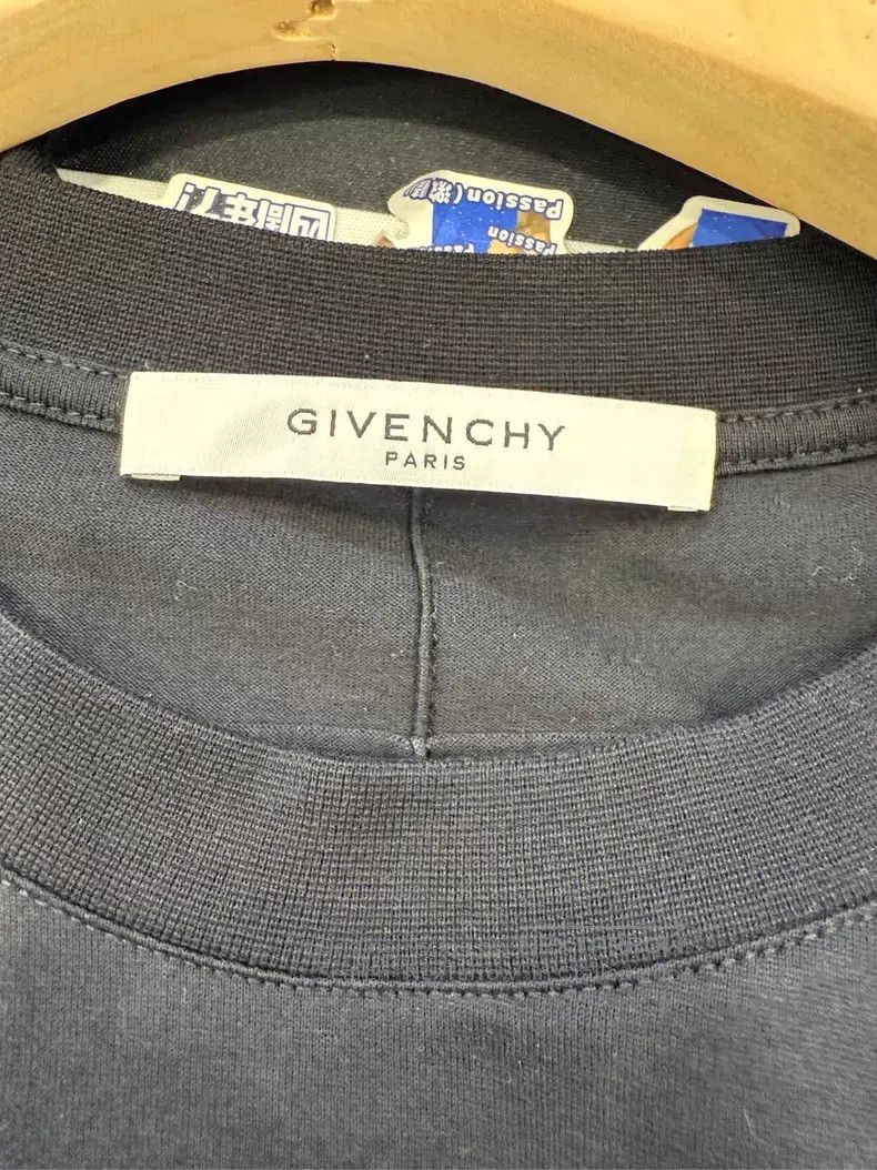 Givenchy Givenchy short sleeves Size US S / EU 44-46 / 1 - 3 Thumbnail