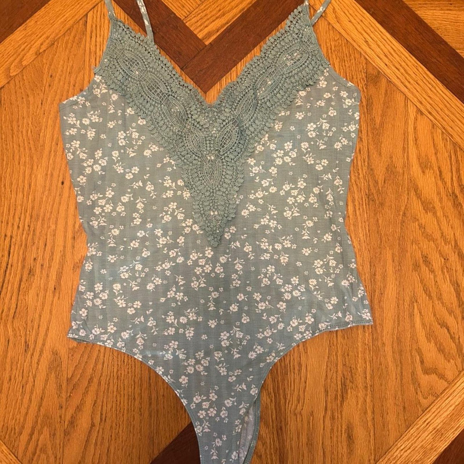rue21 (XL) Rue 21 Floral Bodysuit Size XL / US 12-14 / IT 48-50 - 3 Thumbnail