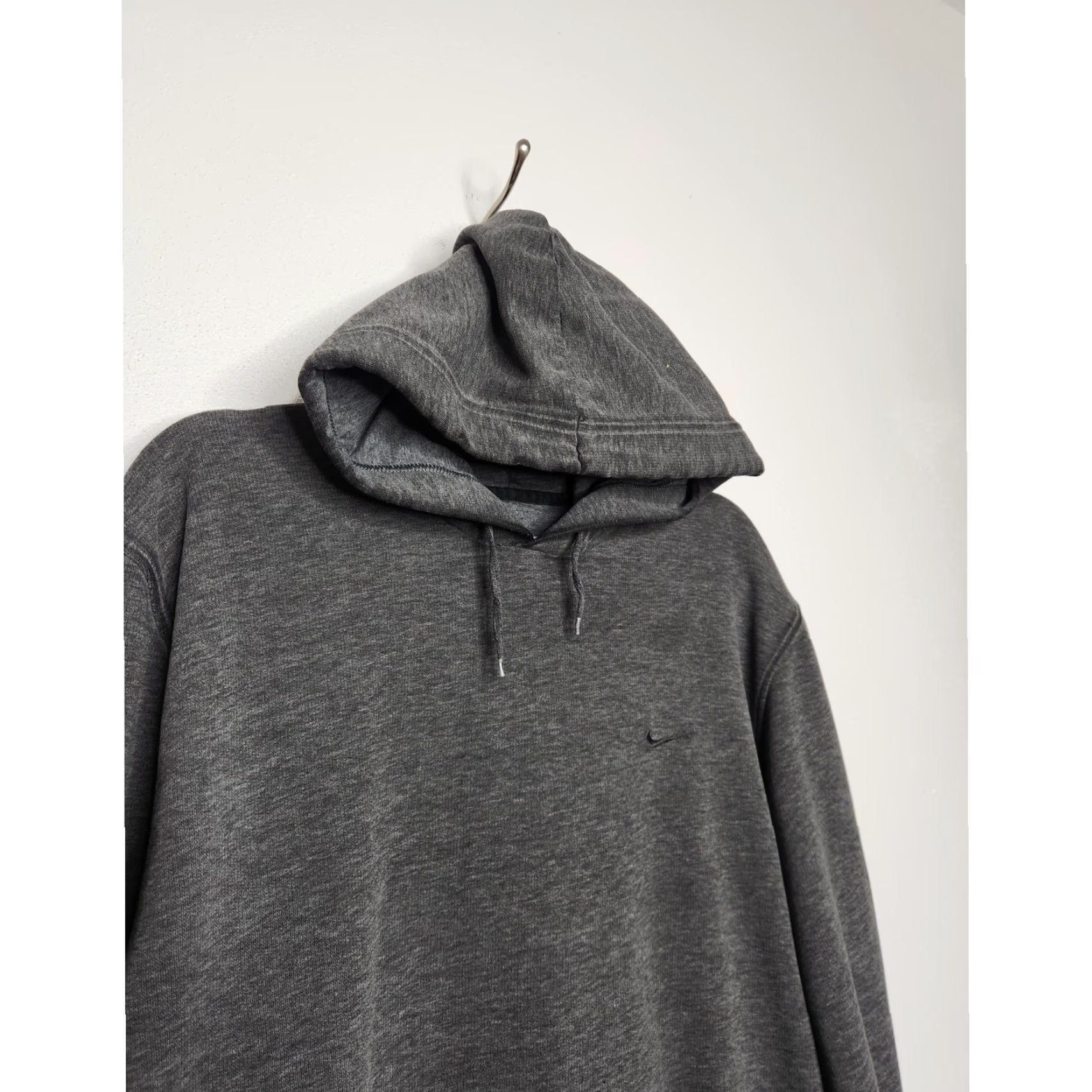 Nike VINTAGE Nike Swoosh Check Hoodie Gray Sweatshirt Pullover L Adults Unisex Distressed 90s 00s Size US L / EU 52-54 / 3 - 5 Thumbnail
