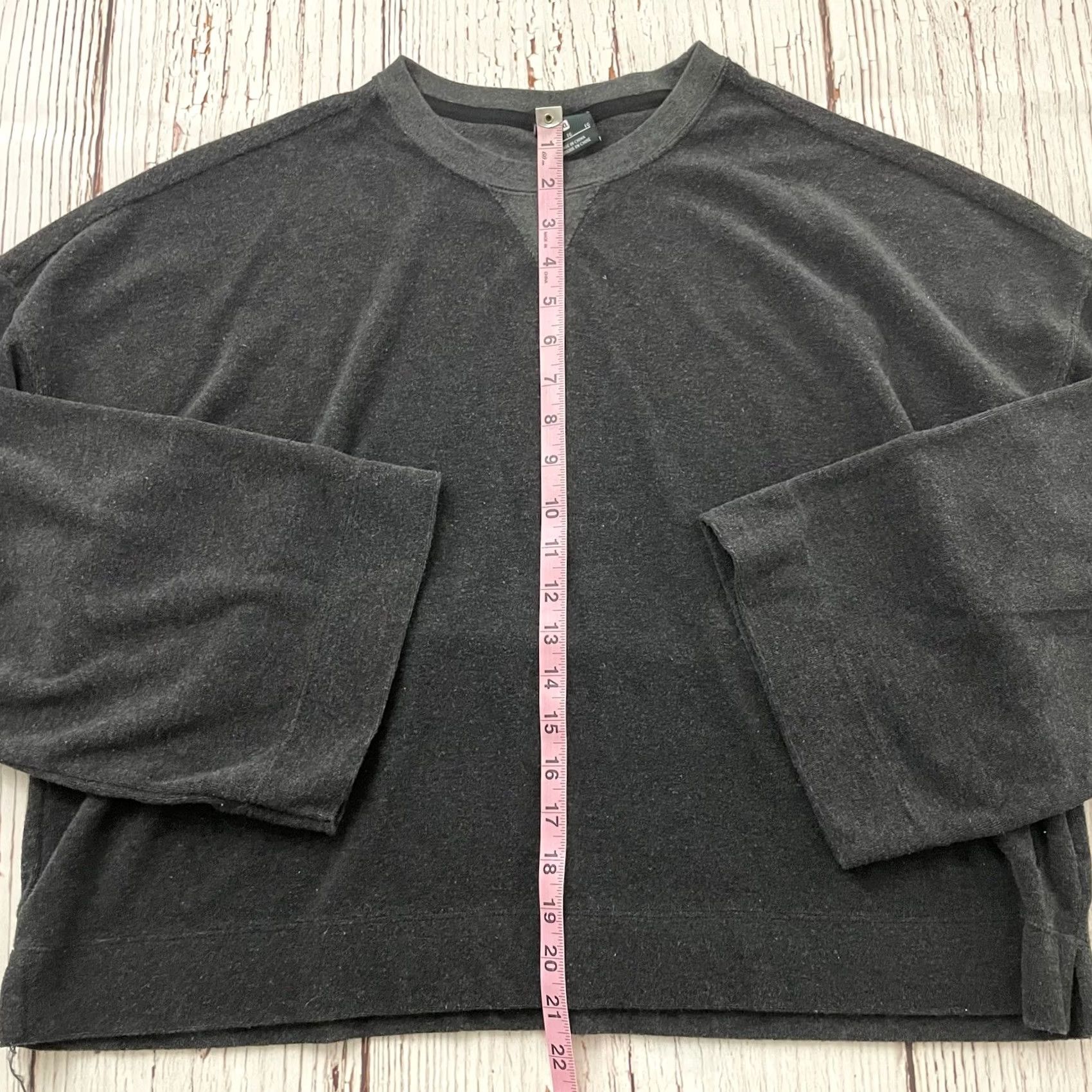 Nike Nike Dri-FIT Pullover Crewneck Crop Sweatshirt Women's XL Gray Size XL / US 12-14 / IT 48-50 - 3 Thumbnail