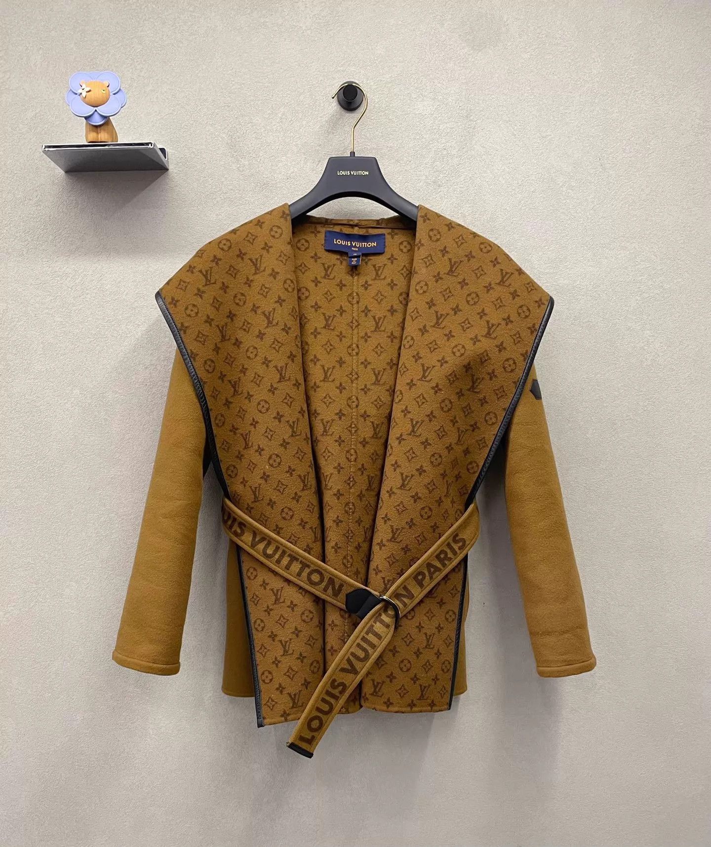 Louis Vuitton LV Brown Overcoat 36 Viral Luxury Size XS / US 0-2 / IT 36-38 - 1 Thumbnail