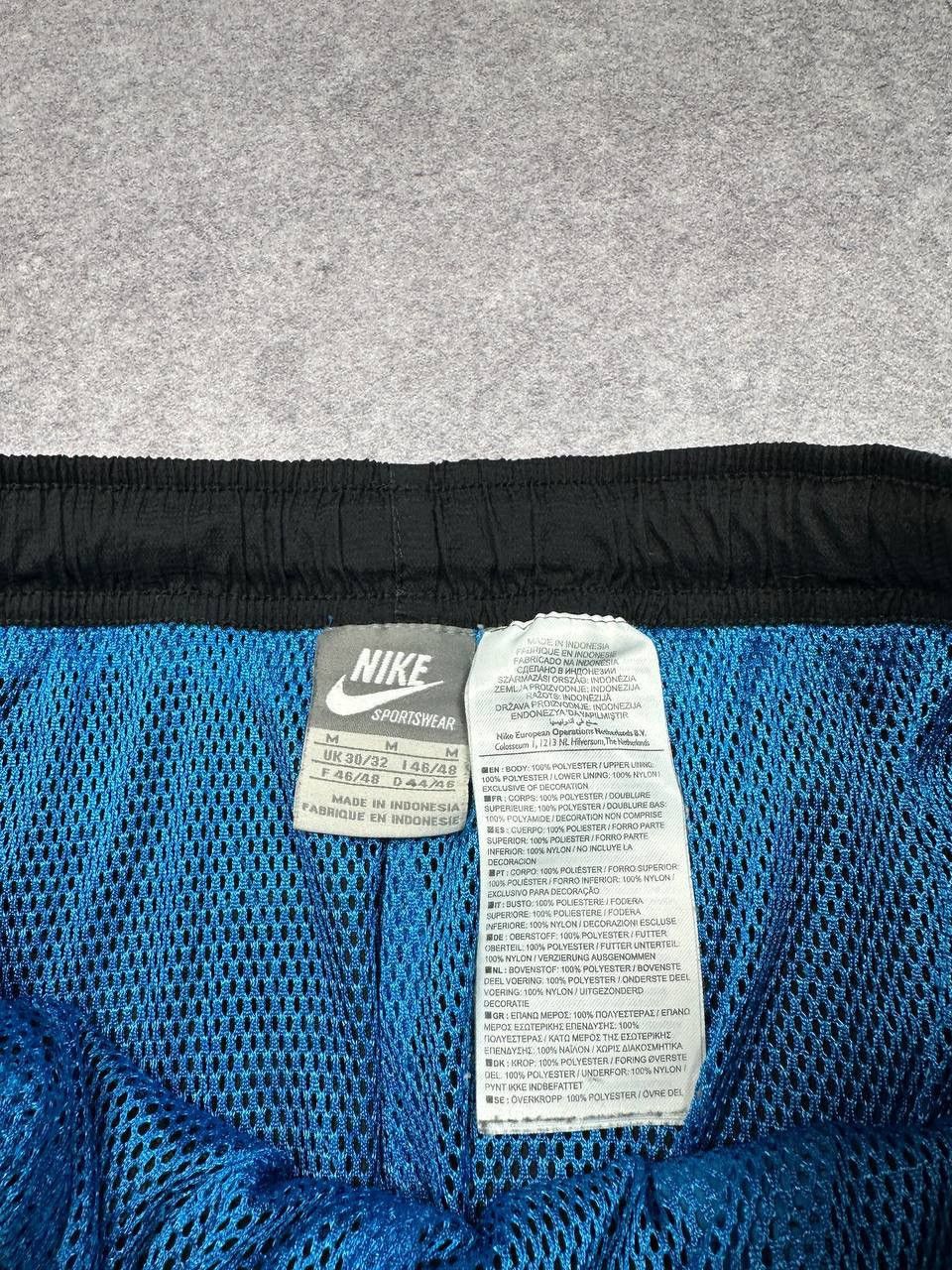 Nike Vintage Nike Nylon Track Pants, Size M – Classic Athletic Size US 32 / EU 48 - 5 Thumbnail