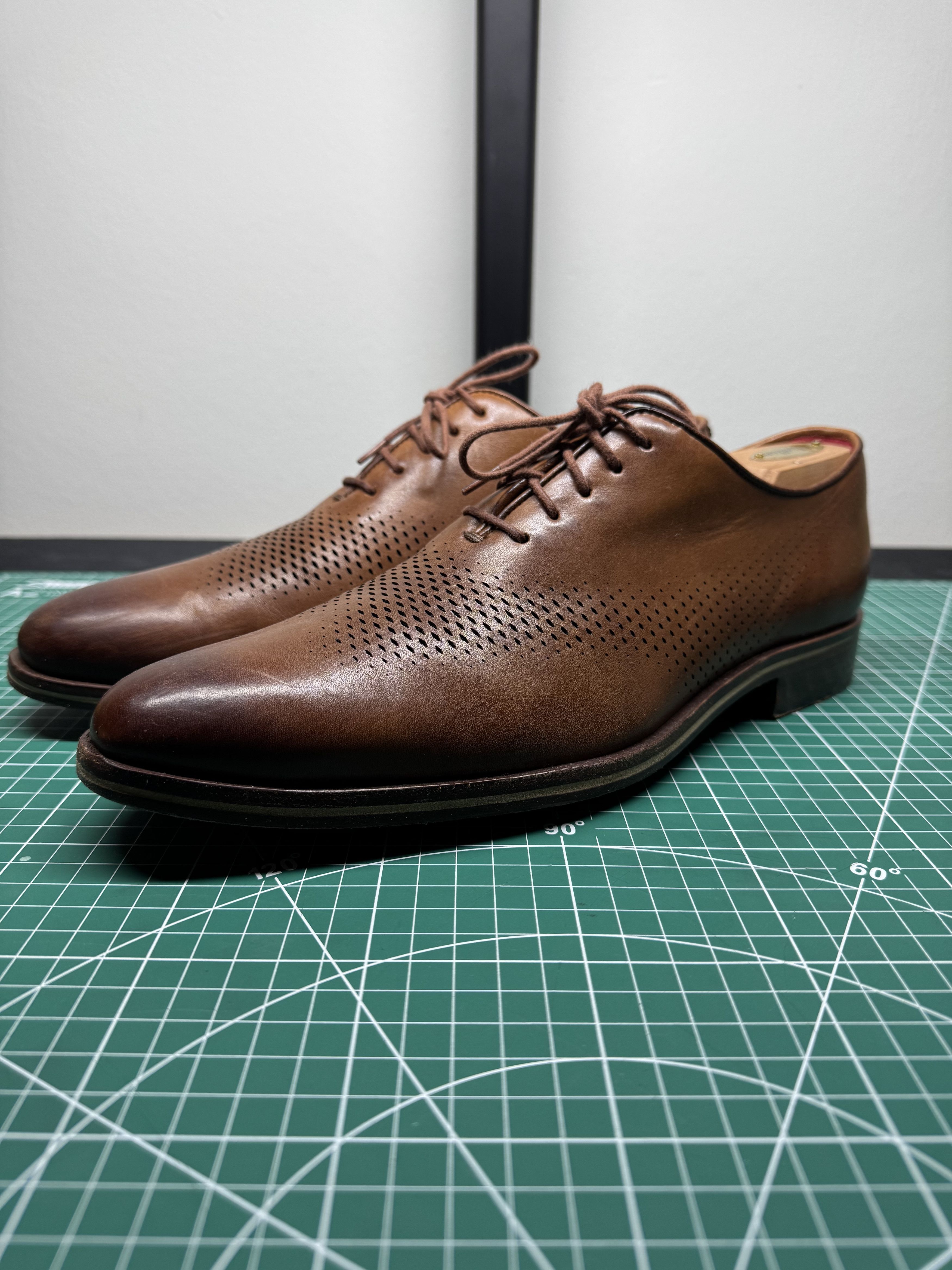 Cole Haan Men's Washington Grand Laser Wingtip Oxfords Size US 10.5 / EU 43-44 - 1 Thumbnail