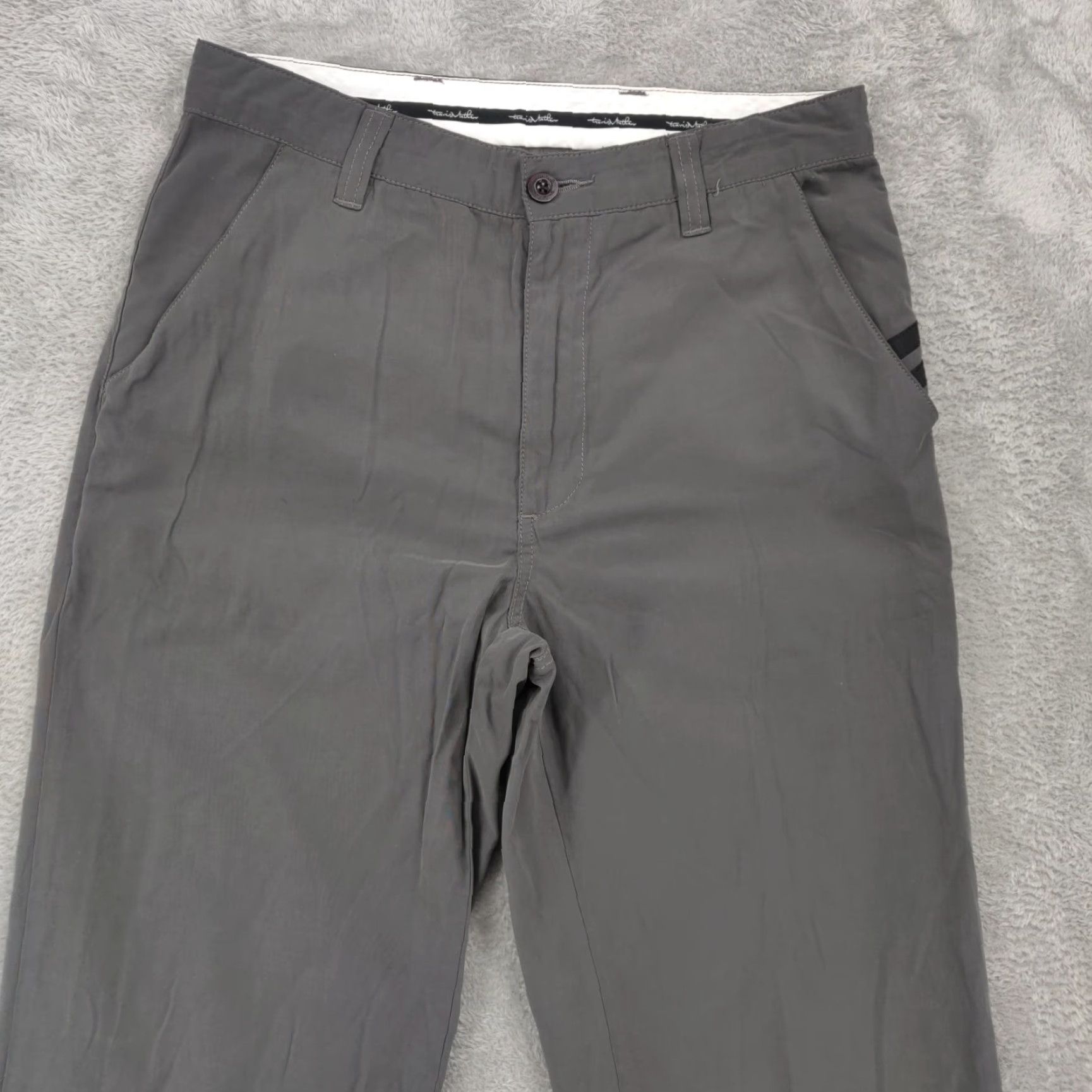 TravisMathew Travis Mathew Pants Mens 30x31 Grey Performance Chino Casual Golf Logo Size US 30 / EU 46 - 2 Thumbnail