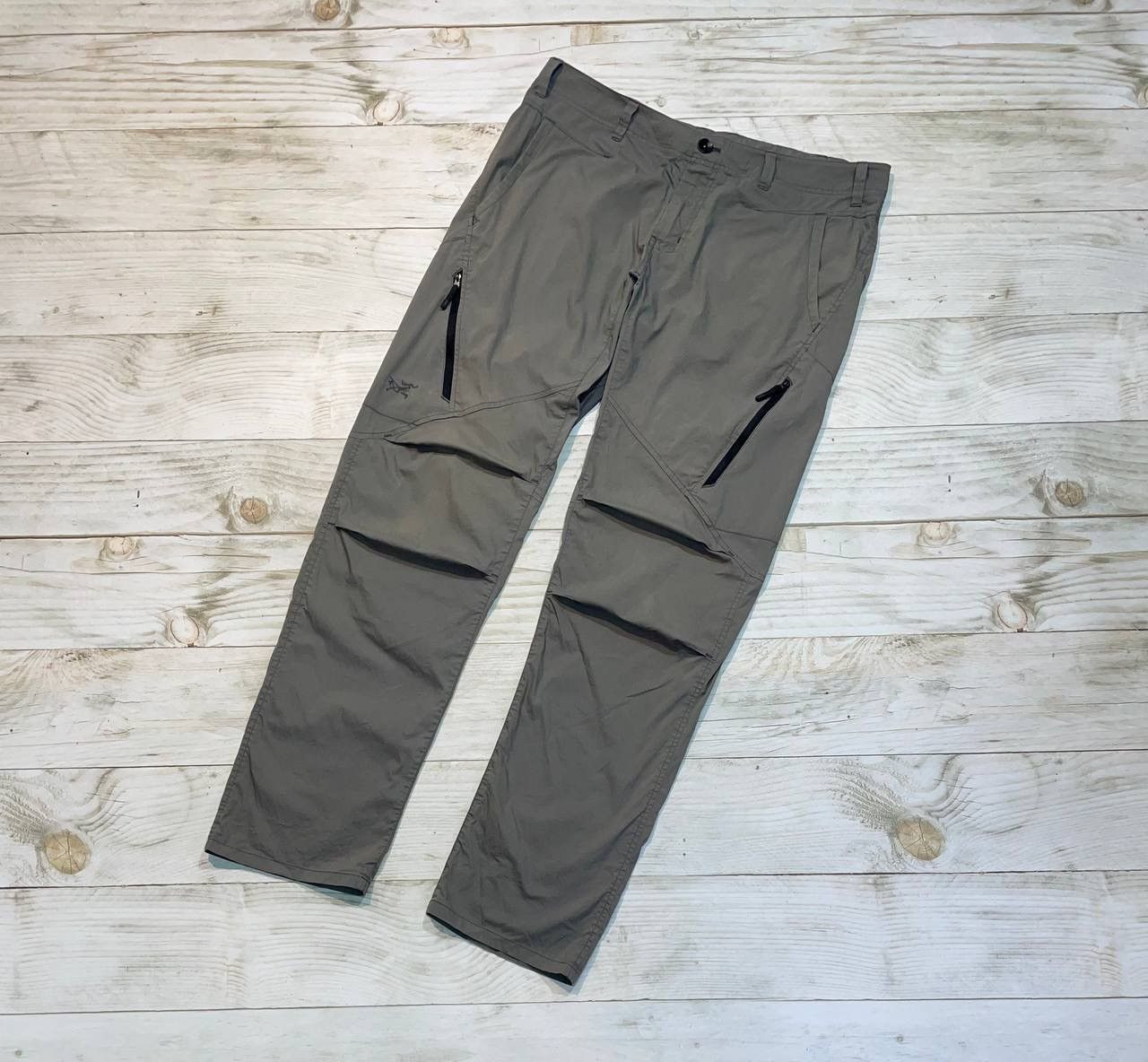 image of Arcteryx x Outdoor Life Vintage Arc’Teryx Trim Fit Cargo Pants Outdoor Gorpcore Grey (Size 36)