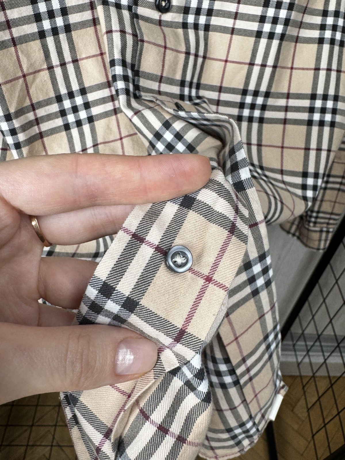 Burberry Burberry London beige nova check long sleeve shirt size 42 Size US L / EU 52-54 / 3 - 10 Thumbnail