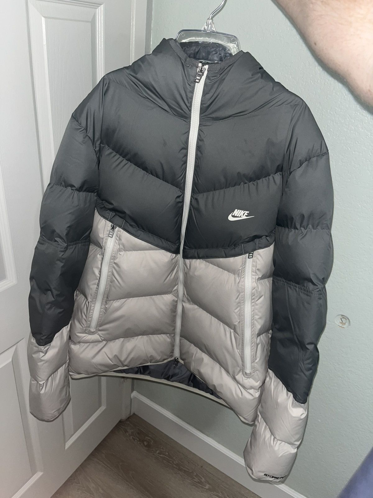 Nike Nike Storm-Fit puffer jacket in white and grey Size US M / EU 48-50 / 2 - 3 Thumbnail