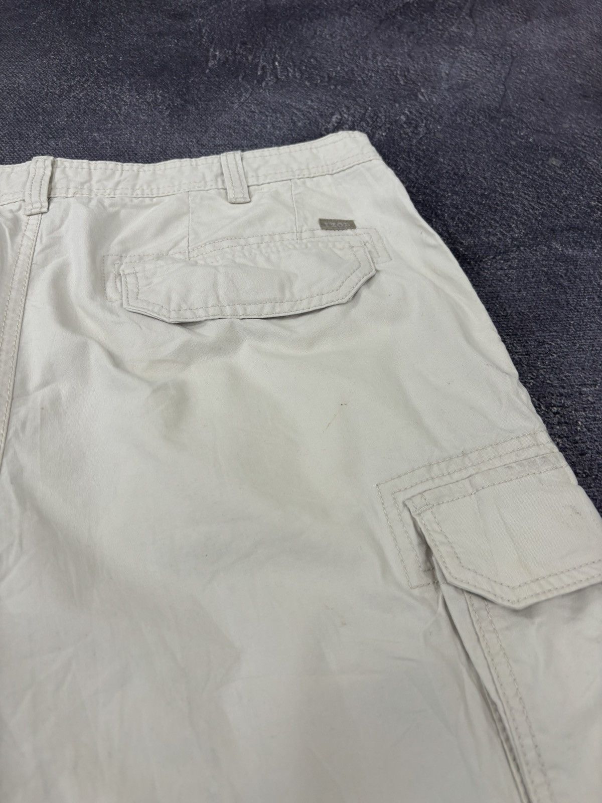 Izod Vintage Izod 2000s Wide Leg Skate Hype Baggy Cargo Shorts Size US 36 / EU 52 - 15 Thumbnail
