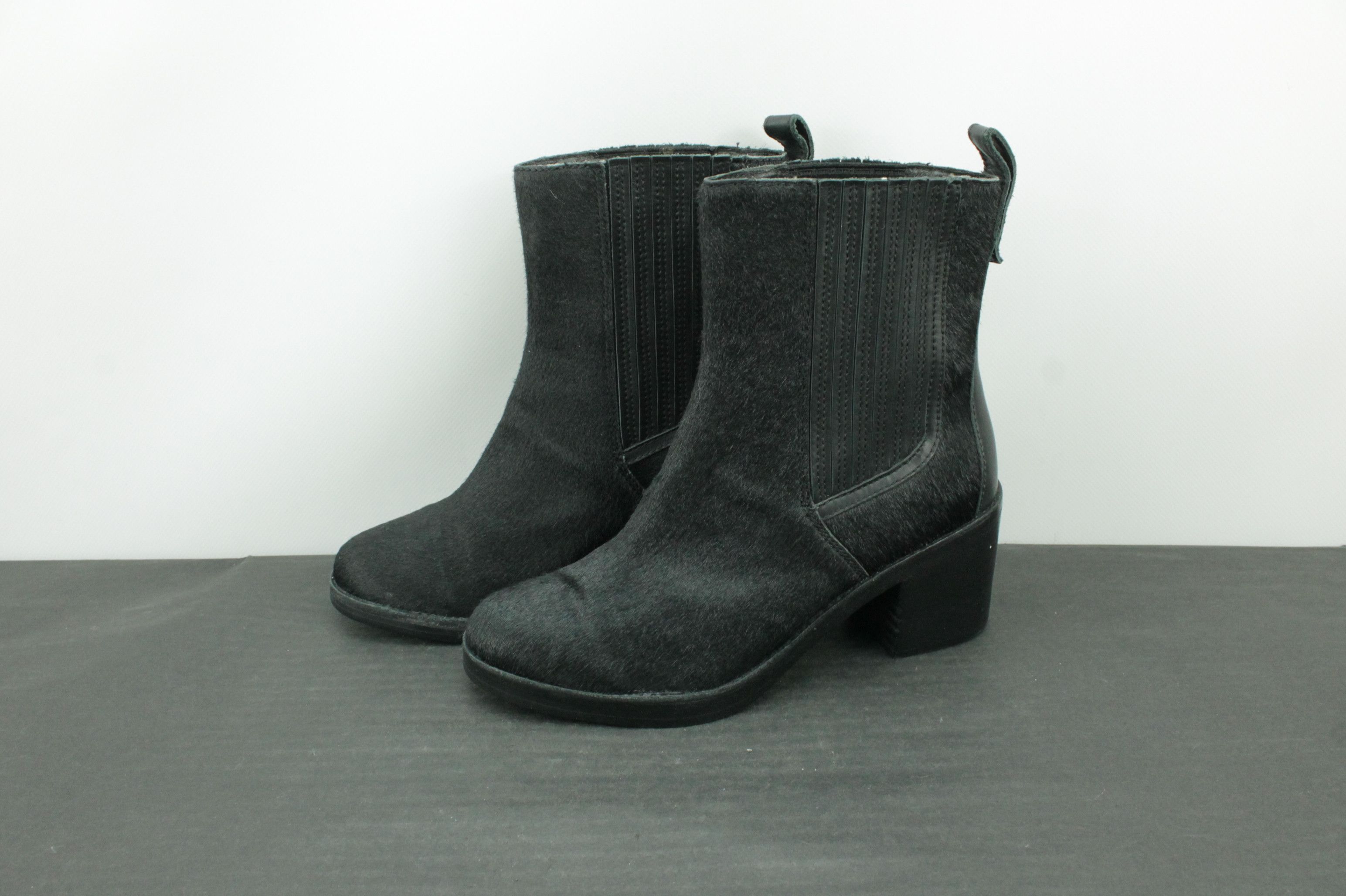 Ugg UGG Camden Exotic Black Calf Cow Hair Ankle Bootie Size US 7 / IT 37 - 4 Thumbnail