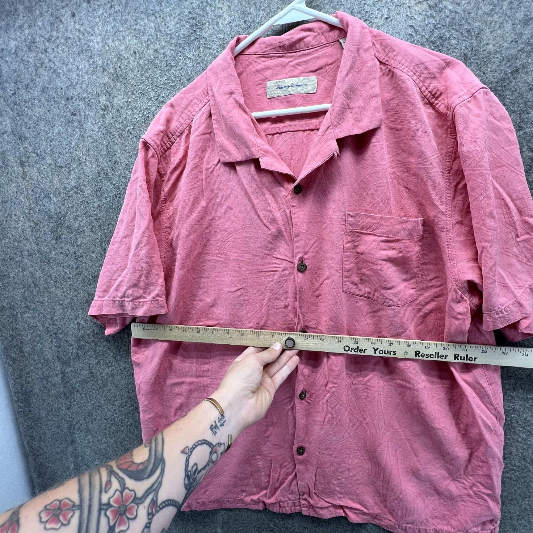 Tommy Bahama VINTAGE Tommy Bahama Shirt Mens XL Pink Silk Camp Short Sleeve Button Front Casual Size US XL / EU 56 / 4 - 2 Thumbnail