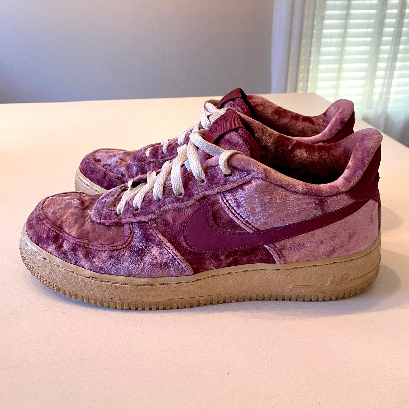Nike Nike Air Force One LV8 Velvet Berry 849345-601 Girls Size 7Y Size US 7 / IT 37 - 2 Thumbnail