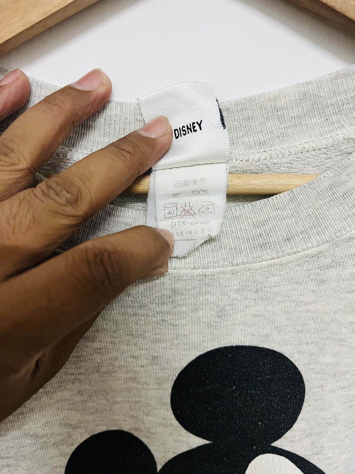Disney × Mickey Mouse × Vintage Vintage 90s Mickey Mouse Sweater Thrashed Size US M / EU 48-50 / 2 - 8 Thumbnail