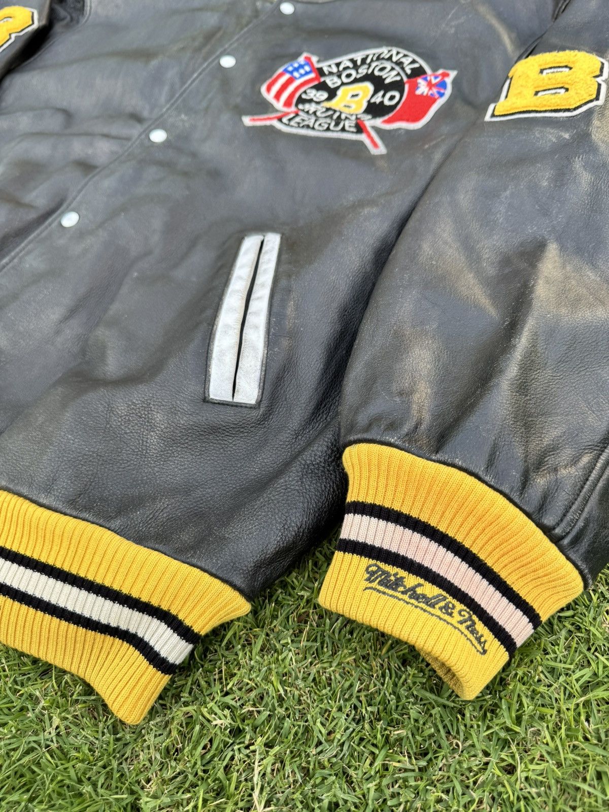 Mitchell & Ness vintage Mitchell & Ness Boston Bruins NHL 1939 Size US XXL / EU 58 / 5 - 9 Thumbnail