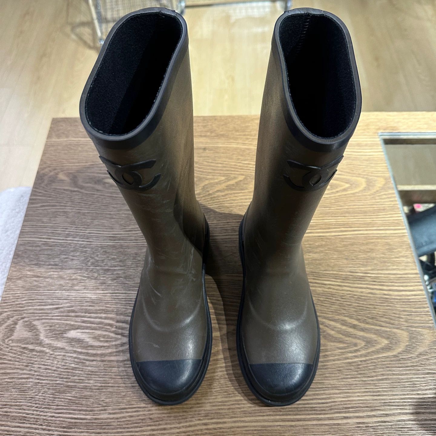 Chanel Chanel 24A May188 Olive Color-Blocked Rain Boots 35 Size US 4.5 / IT 34.5 - 2 Thumbnail