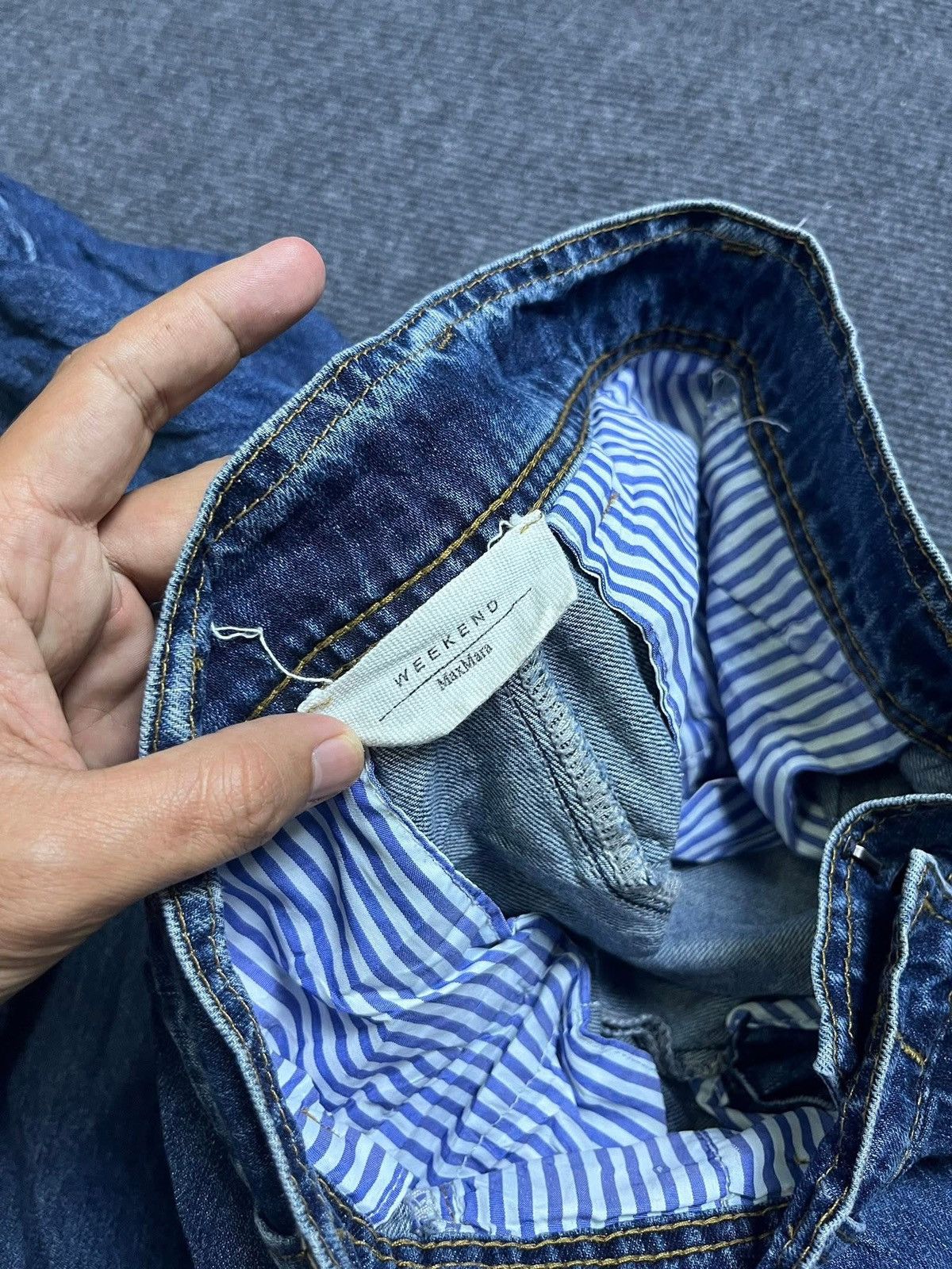 Weekend Max Mara Max Mara blue high-waisted denim jeans with a relaxed fit Size 28" / US 6 / IT 42 - 4 Thumbnail