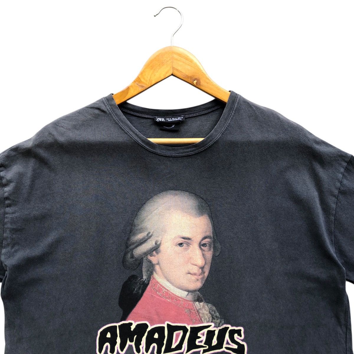 Band Tees 💥rare💥 Zara x mozart AMEDEUS tour 1789 faded tshirt Size US M / EU 48-50 / 2 - 3 Thumbnail
