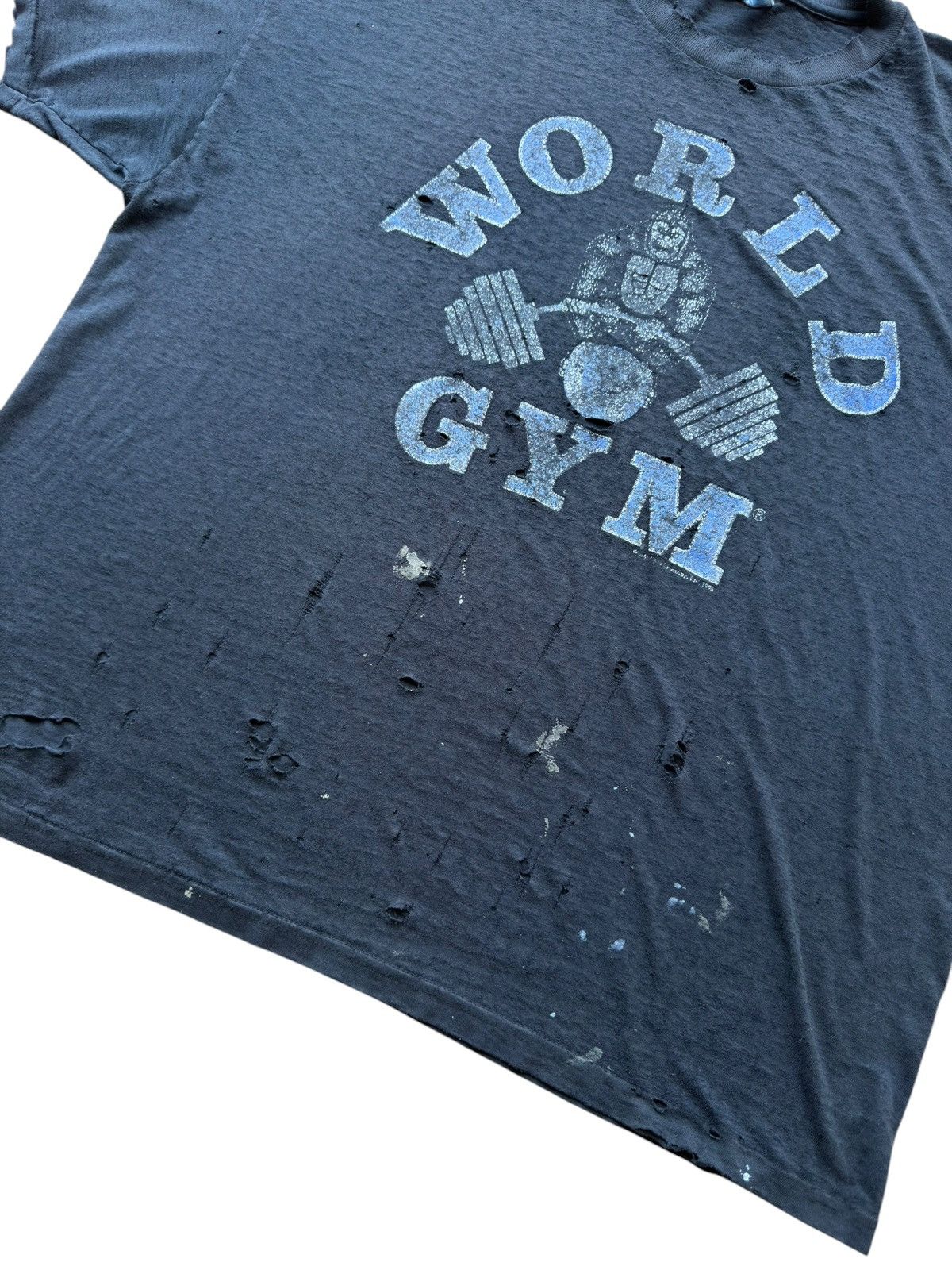 Vintage *RARE* 1990s WORLD GYM BODYBUILDING HARDCORE THRASHED TEE Size US XXL / EU 58 / 5 - 11 Thumbnail