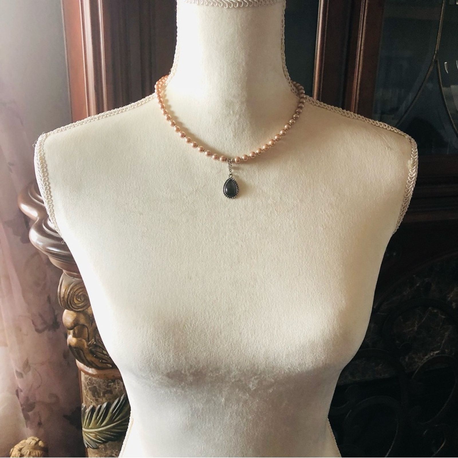 Handmade Handcrafted repurpose grey moon glow teardrop Pearl necklace Size ONE SIZE - 5 Thumbnail