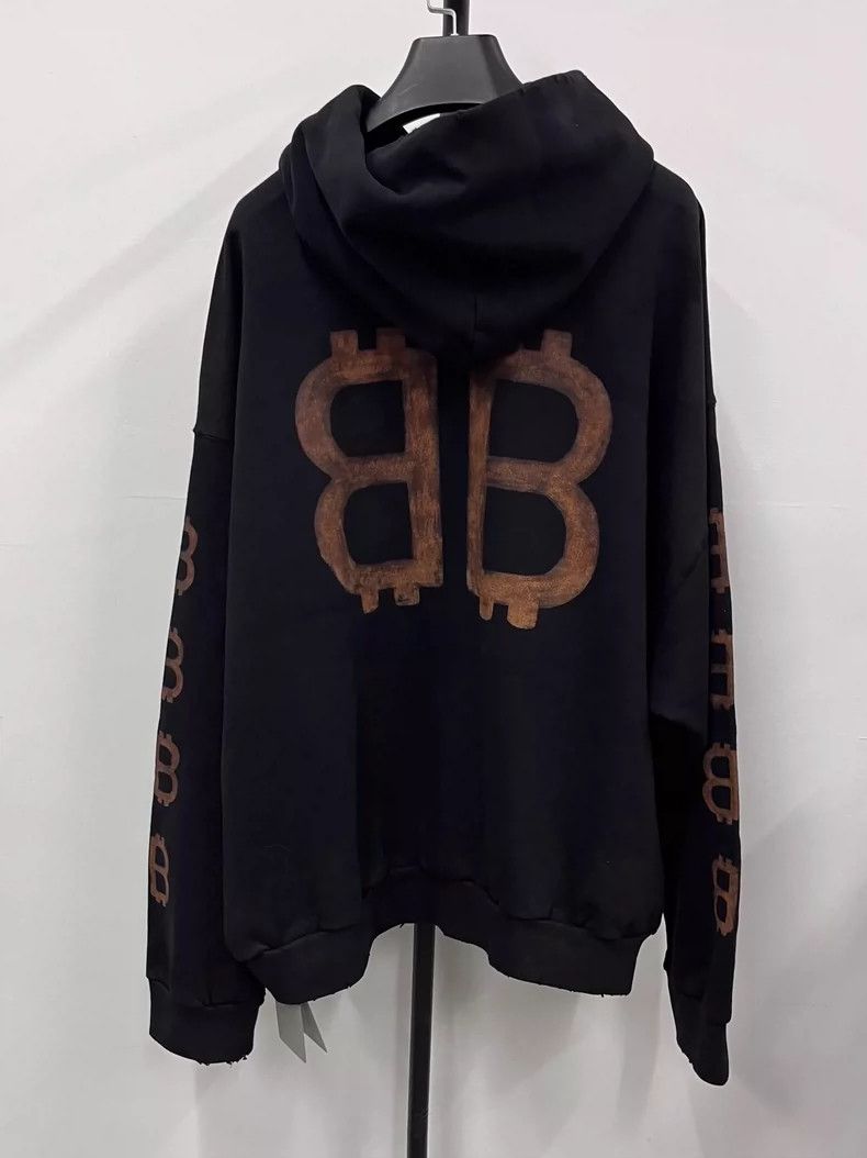 Balenciaga Balenciaga Making Old Bitcoin Hoodies Size US L / EU 52-54 / 3 - 2 Thumbnail