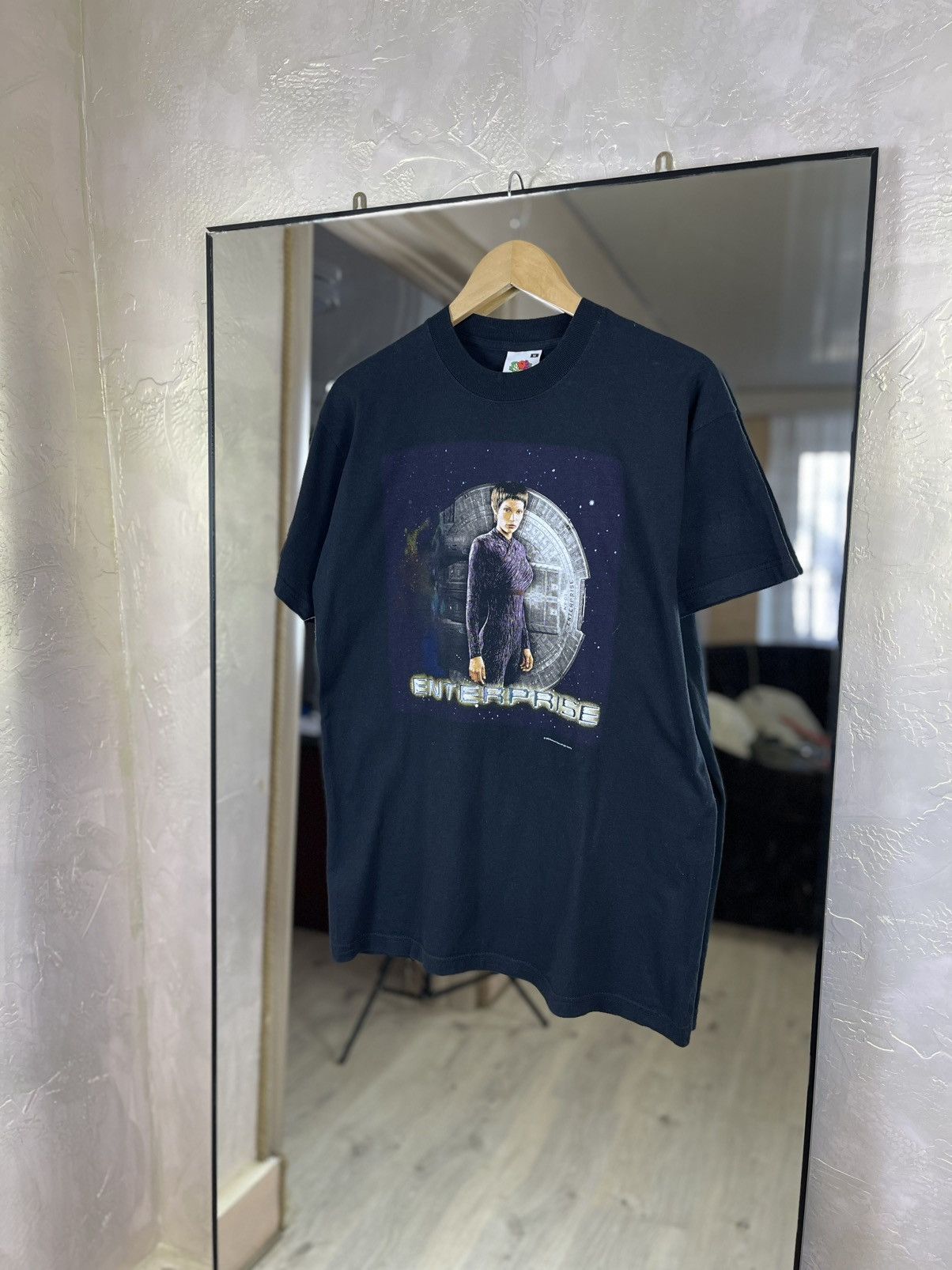 Vintage Vtg 2002 Star Trek Enterprise T'Pol Graphic Sci-Fi Tee Size US M / EU 48-50 / 2 - 1 Thumbnail