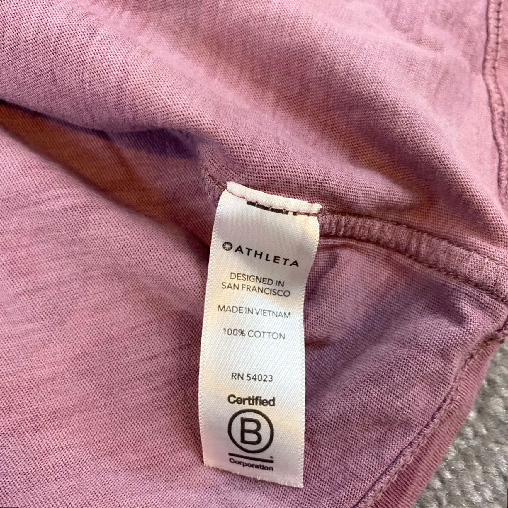 Athleta Athleta Shirt Top Womens M Pink Camouflage Daily Tee Crew Short Sleeve Organic Size M / US 6-8 / IT 42-44 - 6 Thumbnail