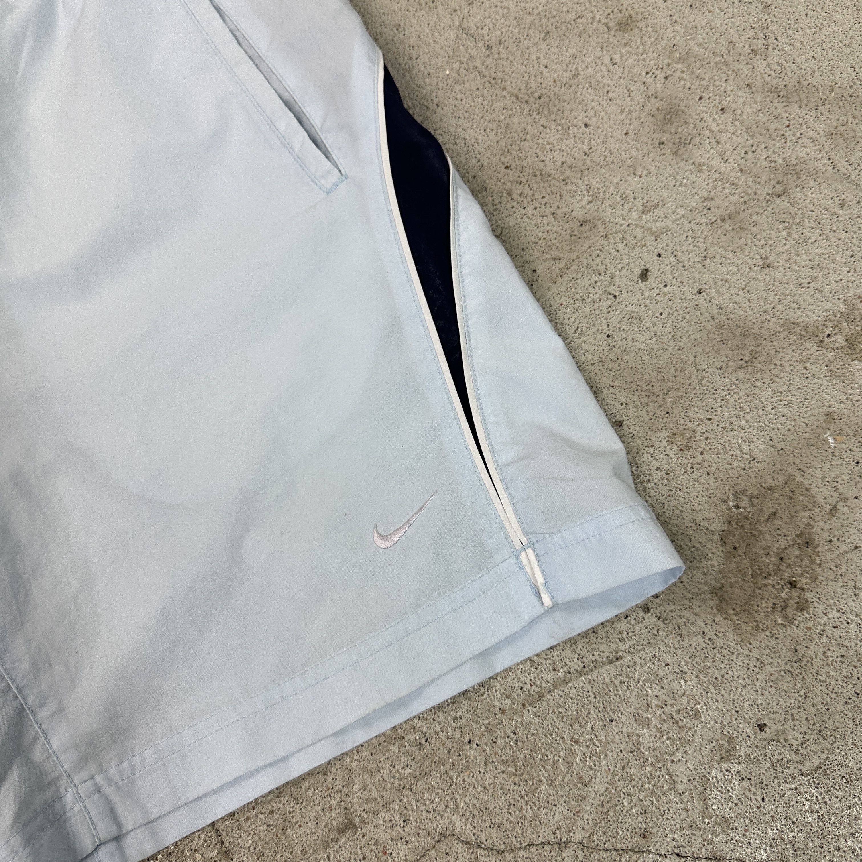Nike × Vintage Vintage Sportswear Streetwear Nike 00s Shorts Size US 33 - 2 Thumbnail