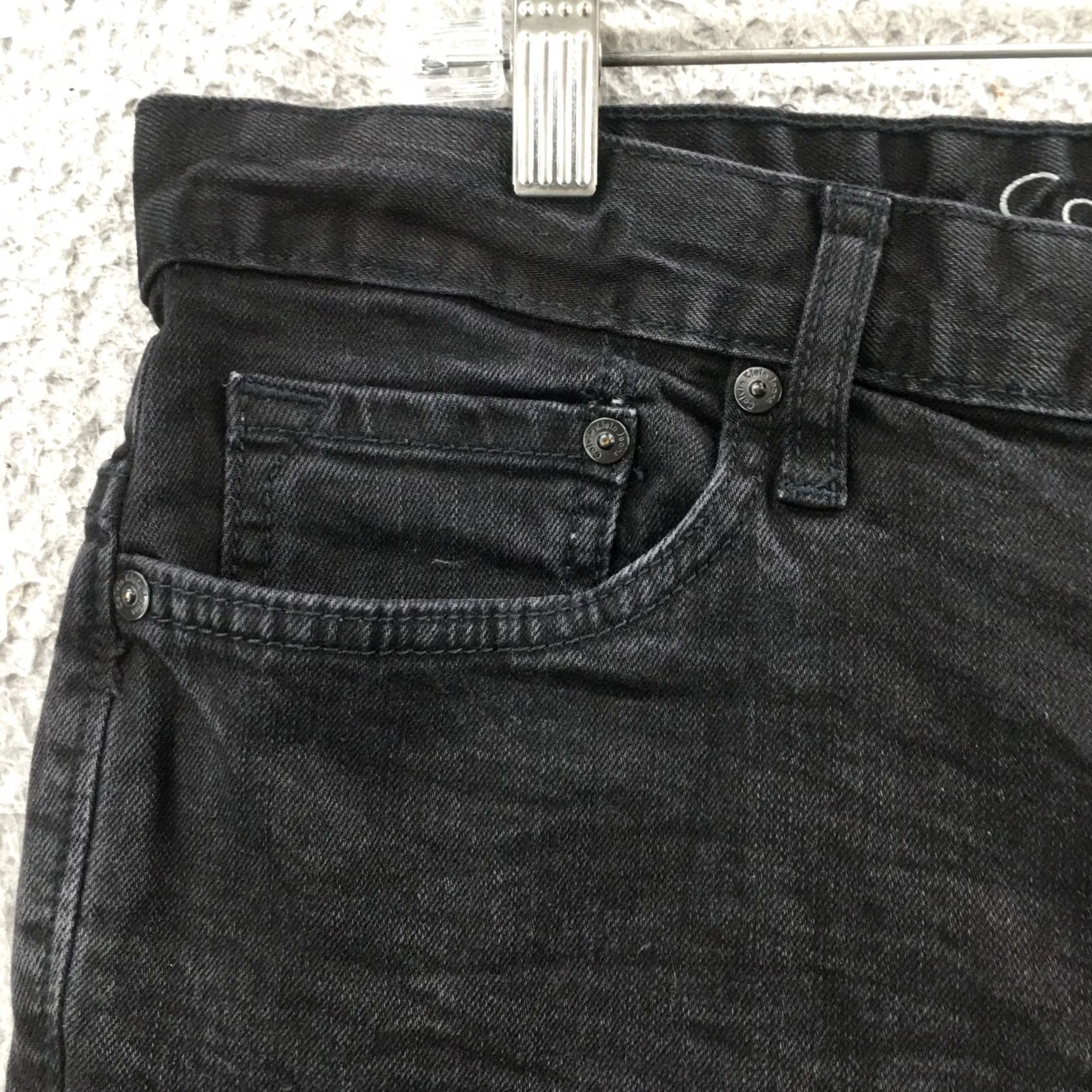 Calvin Klein Calvin Klein Straight Leg Jeans Mens 33x30 Black Cotton Blend Denim 5-Pocket Zipper Closure Slim Fit Regular Size Type: Regular Mens Size US 33 - 4 Thumbnail