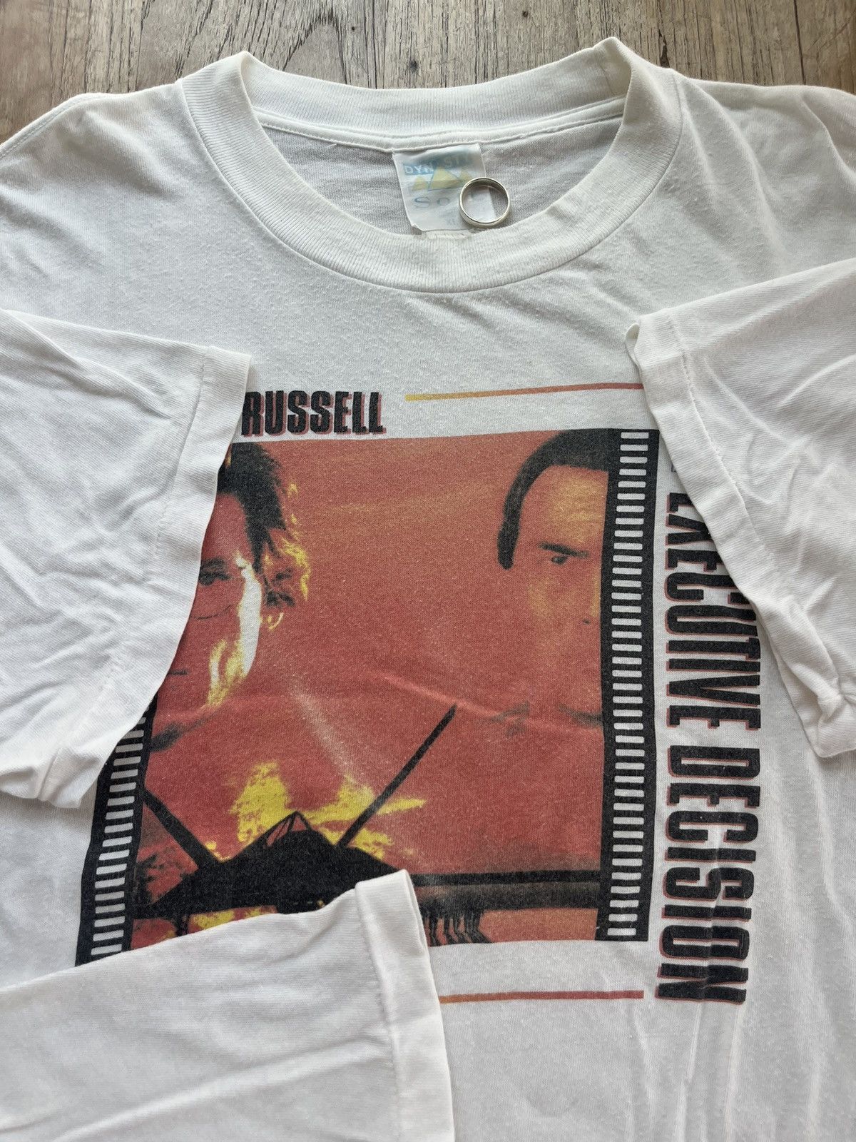 Vintage Vintage EXECUTIVE DECISION 1996’s Promo Movie Tshirt Size US XL / EU 56 / 4 - 6 Thumbnail