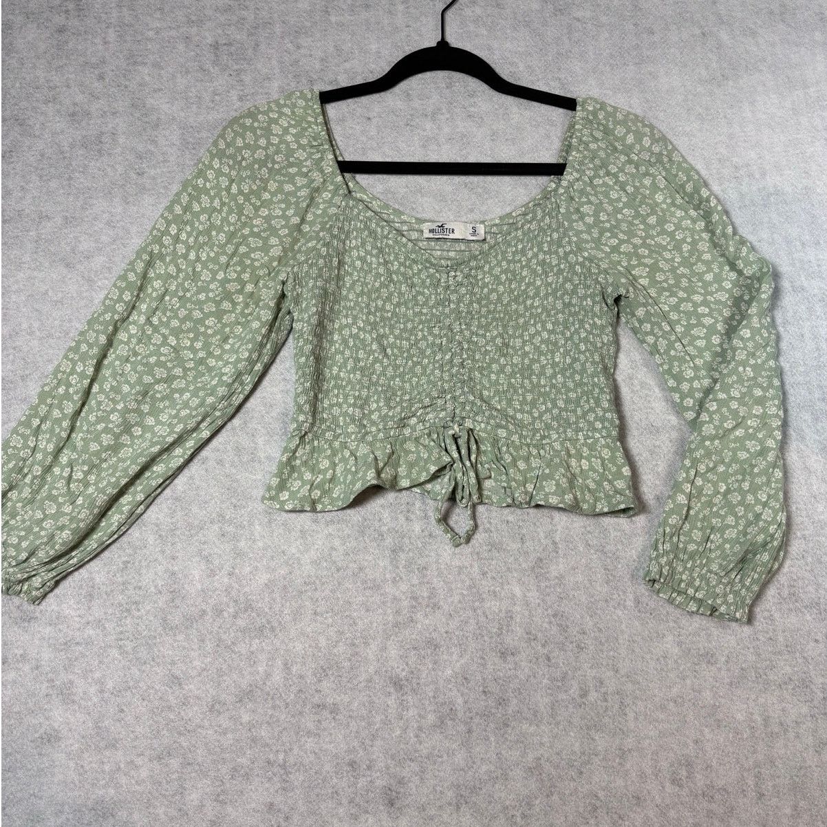 Hollister Hollister Smocked Floral Crop Top Long Sleeve Small #0496 Size S / US 4 / IT 40 - 3 Thumbnail