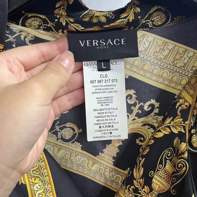 Versace Versace Black gold baroque court print pattern logo long s Size L / US 10 / IT 46 - 4 Thumbnail