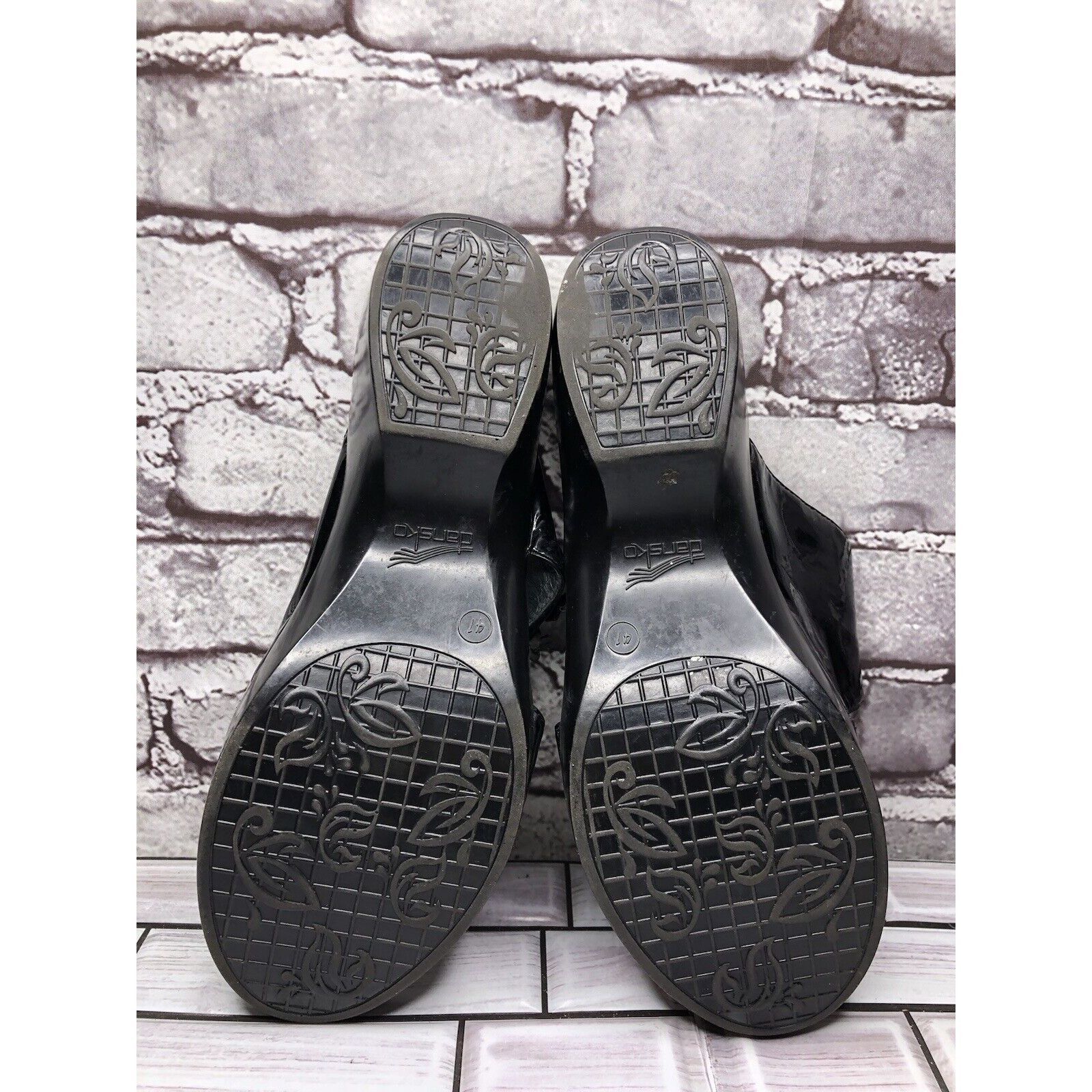Other Dansko Black Patent Leather Flower Wedge Slip On Slides Sand Size US 10.5 / IT 40.5 - 9 Thumbnail