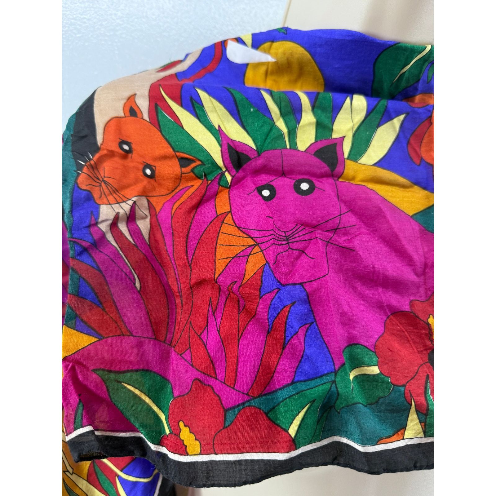 Vintage Vintage Mamudpur 80s Rainbow Jungle Silk Scar Animal Size ONE SIZE - 2 Thumbnail