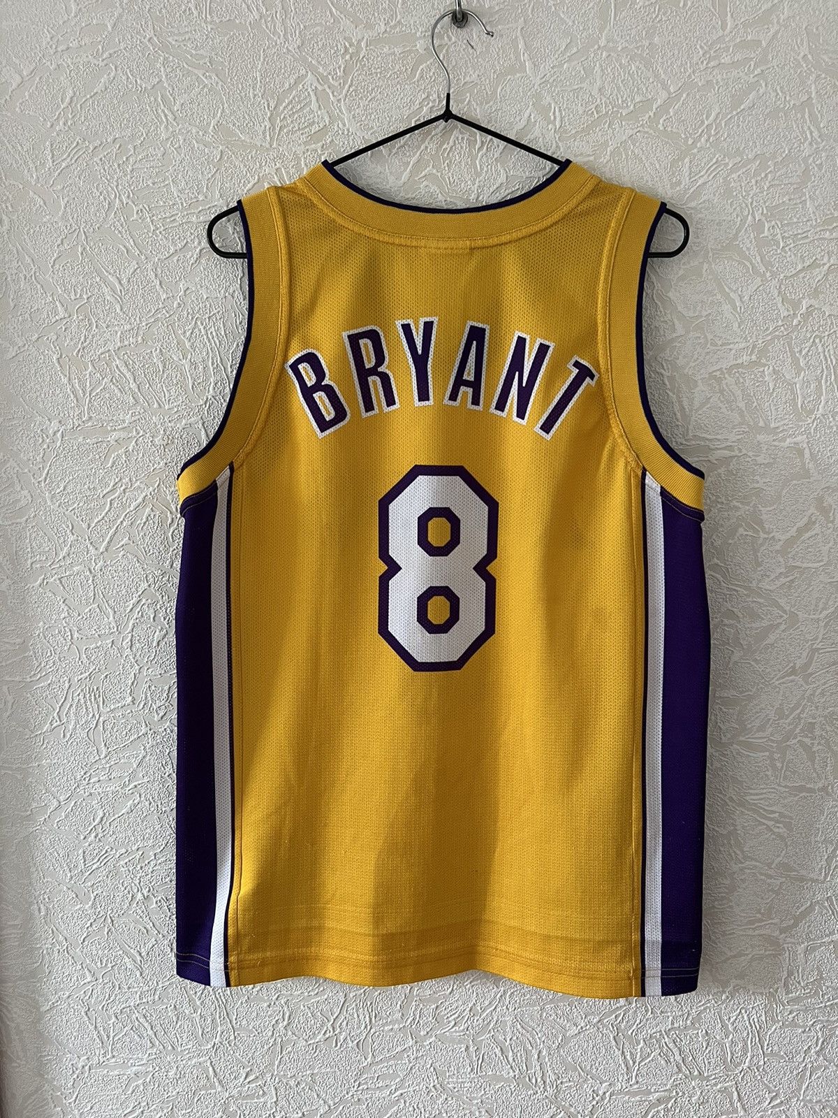 Champion × NBA LA Lakers 1996 Vintage Kobe Bryant #8 Champion NBA Jersey Size US S / EU 44-46 / 1 - 2 Thumbnail