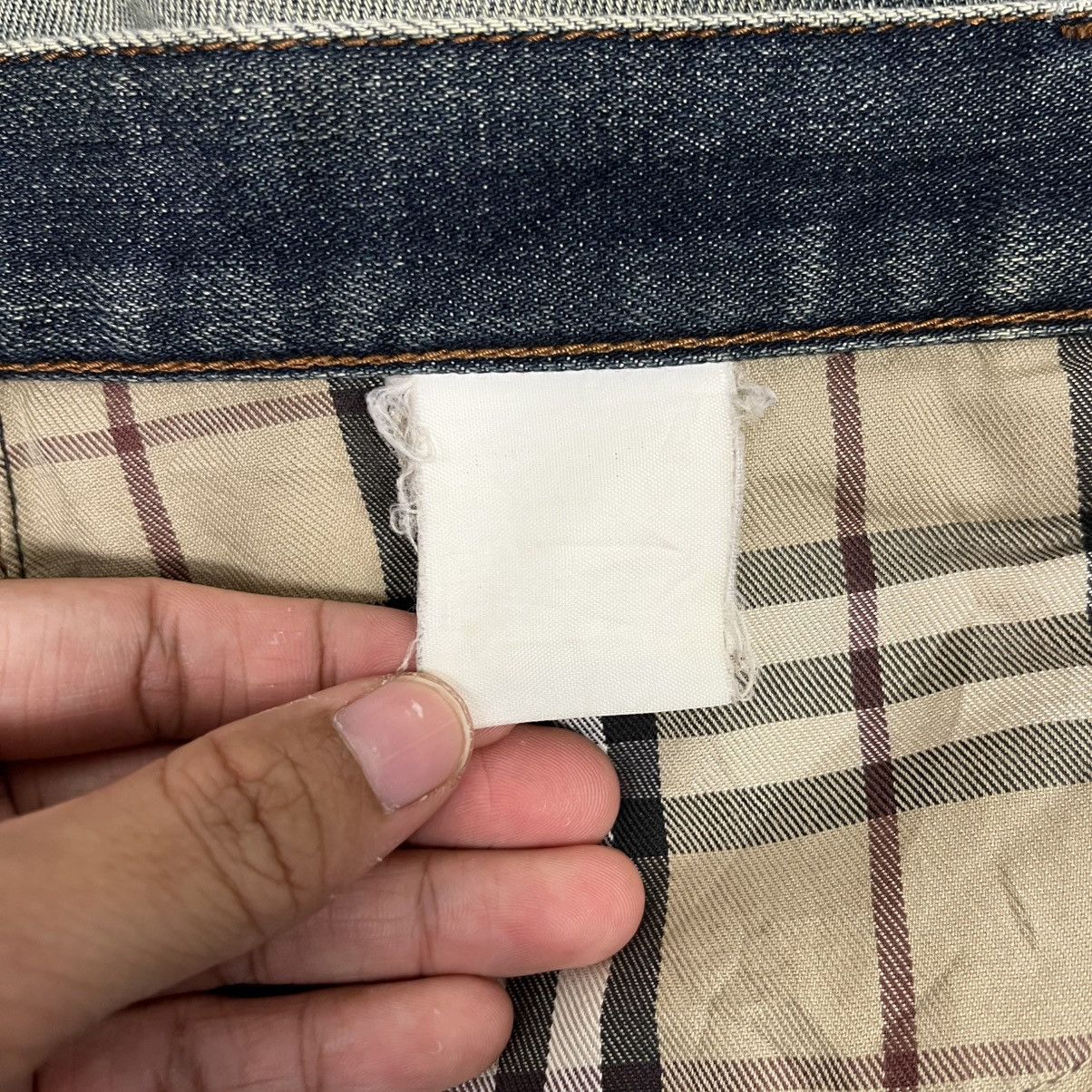 Burberry Vintage Burberry Black Label Distressed Denim Jeans Size US 33 - 20 Thumbnail