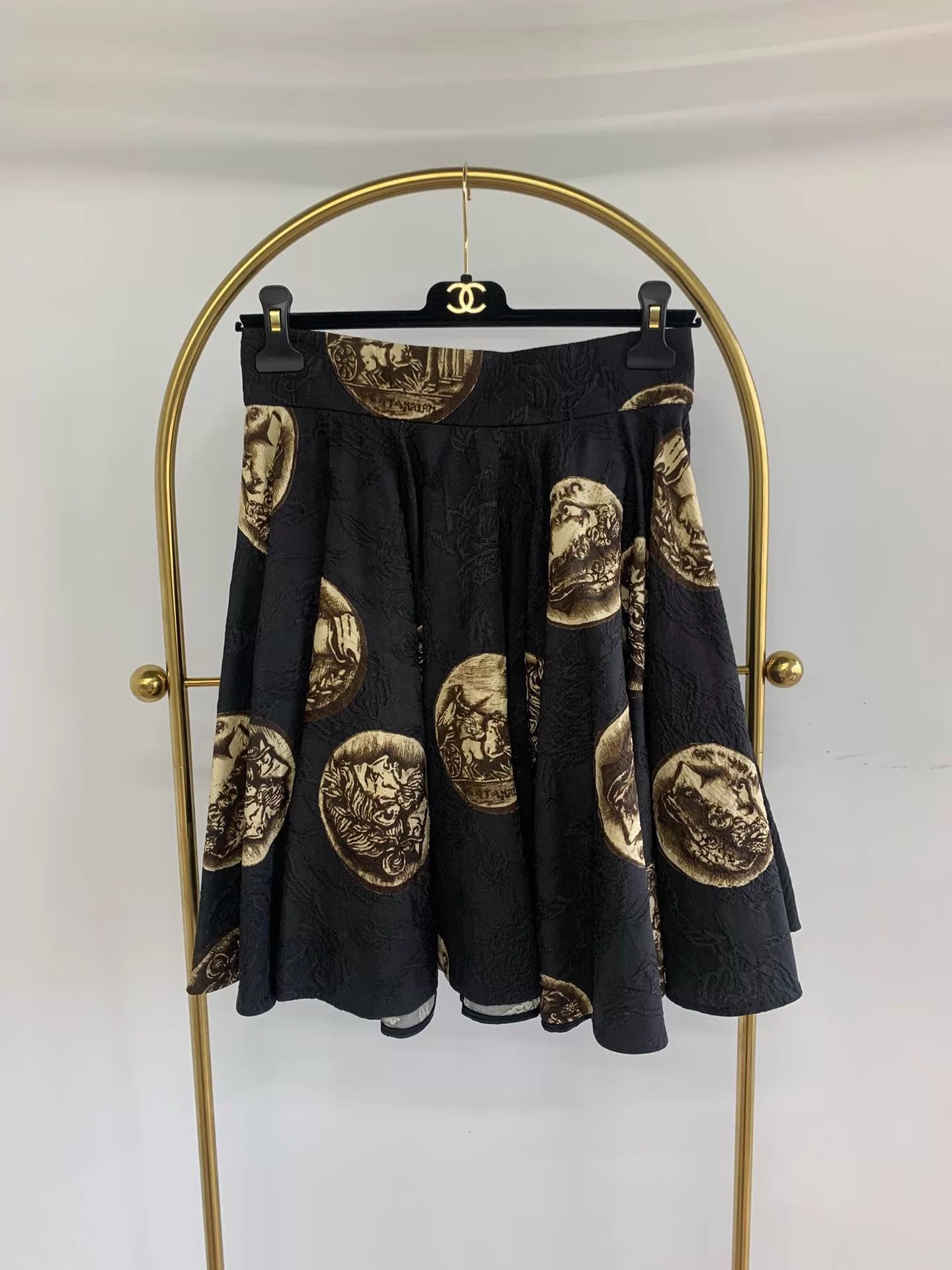 Dolce & Gabbana Dolce&Gabbana Women's Black Printed Skirt 42 New Size 28" / US 6 / IT 42 - 1 Thumbnail